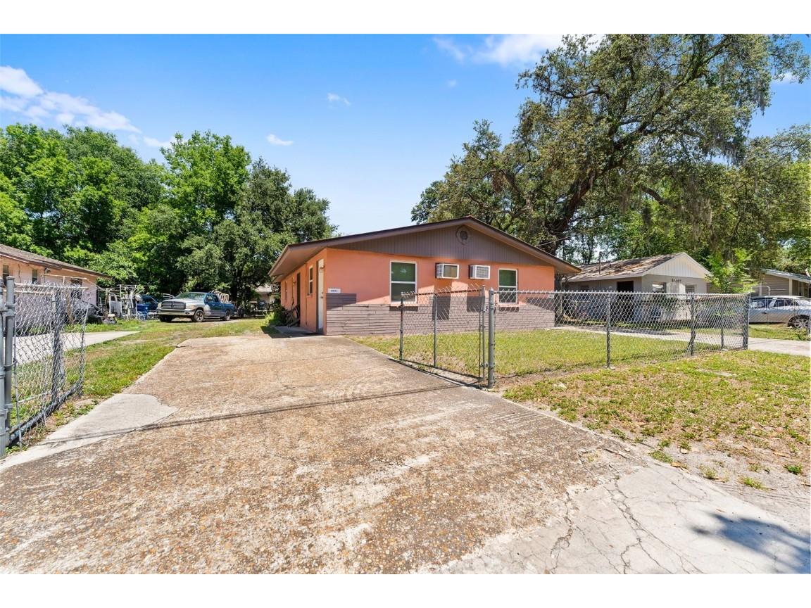 10009 N 10th Street Tampa FL 33612 TB8390568 image1