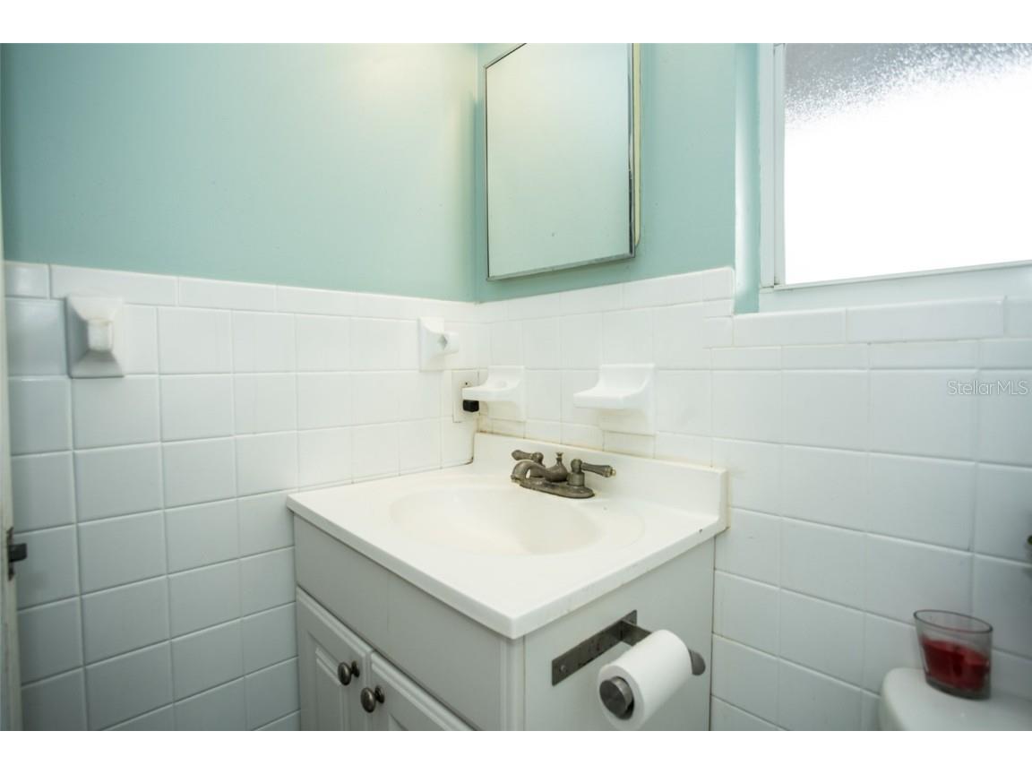 1001 57th Avenue N Saint Petersburg FL 33703 TB8393787 image11