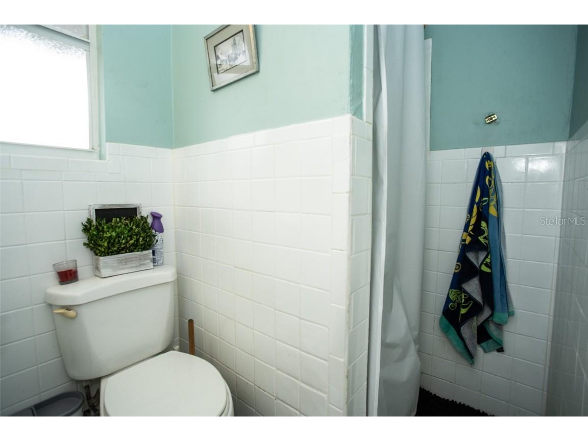 1001 57th Avenue N Saint Petersburg FL 33703 TB8393787 image12