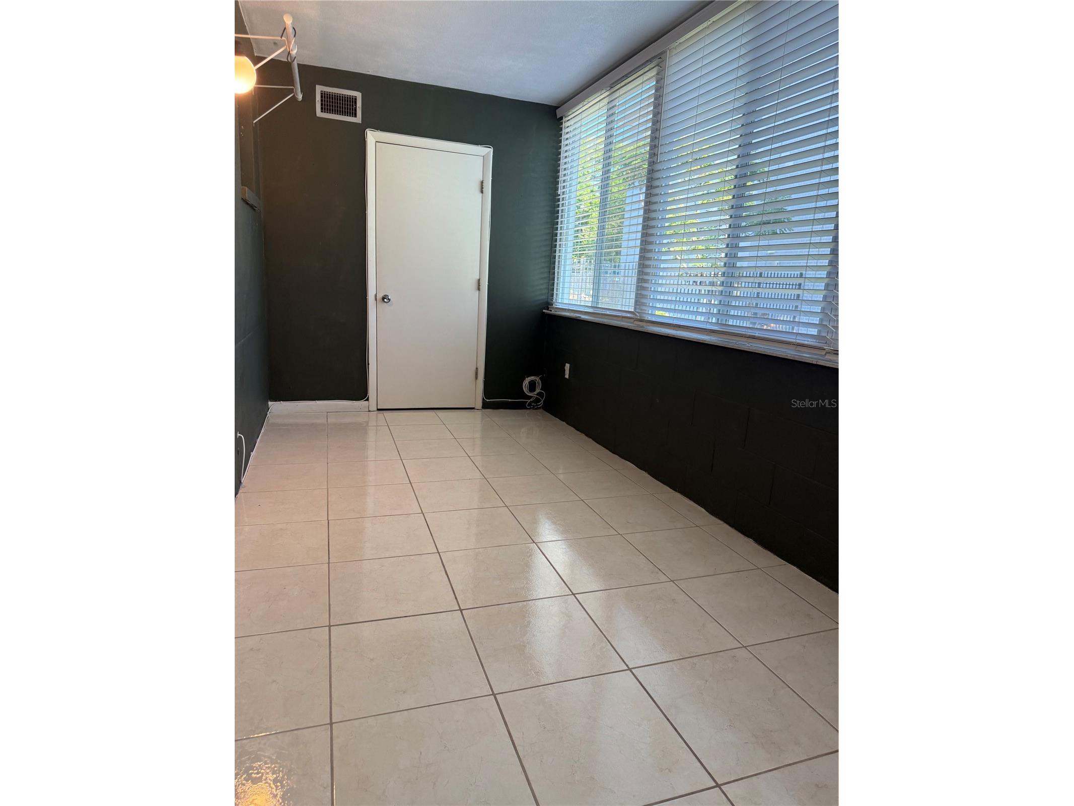 1001 77th Avenue N #102 Saint Petersburg FL 33703 TB8499642 image11