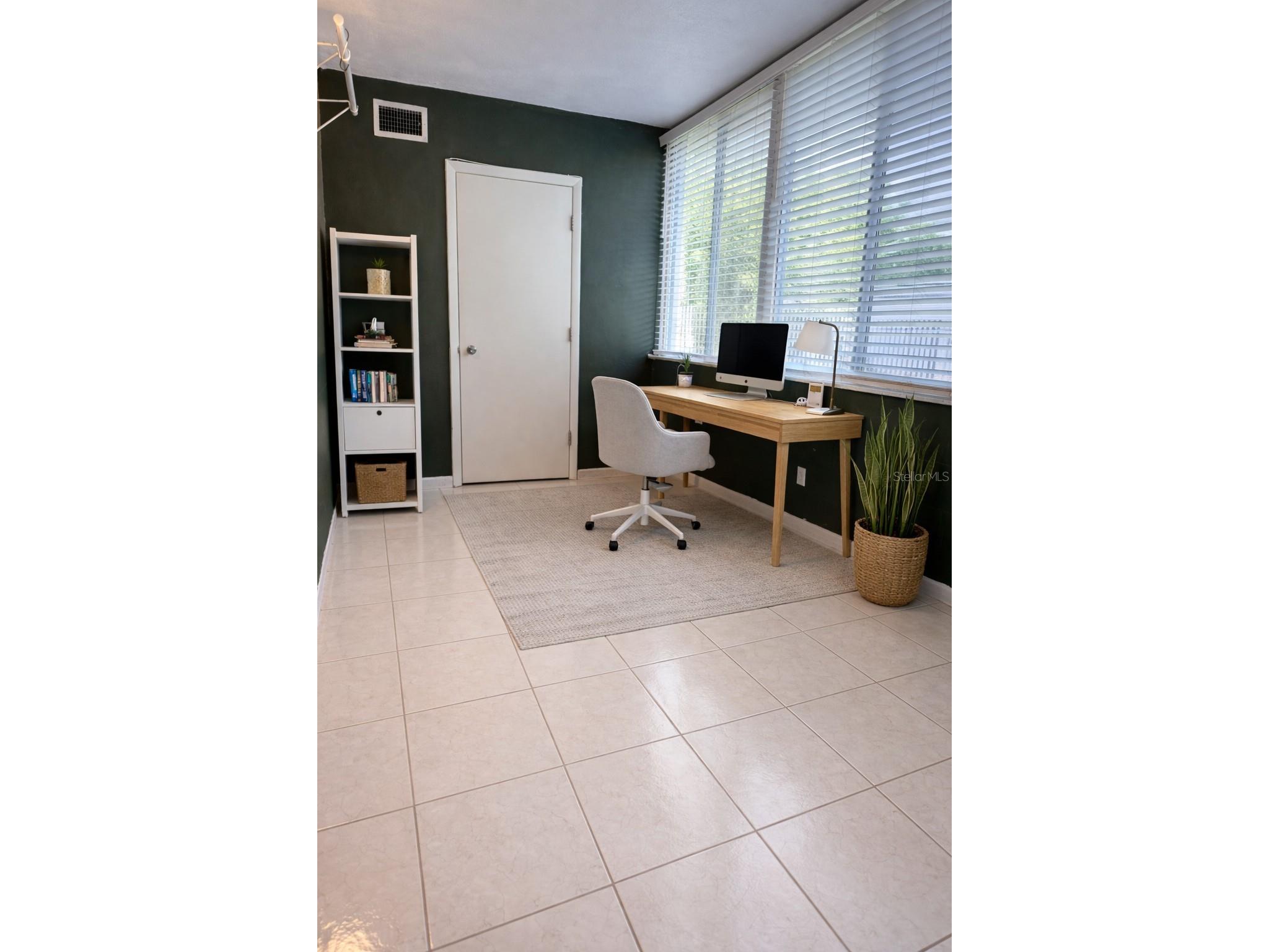 1001 77th Avenue N #102 Saint Petersburg FL 33703 TB8499642 image12