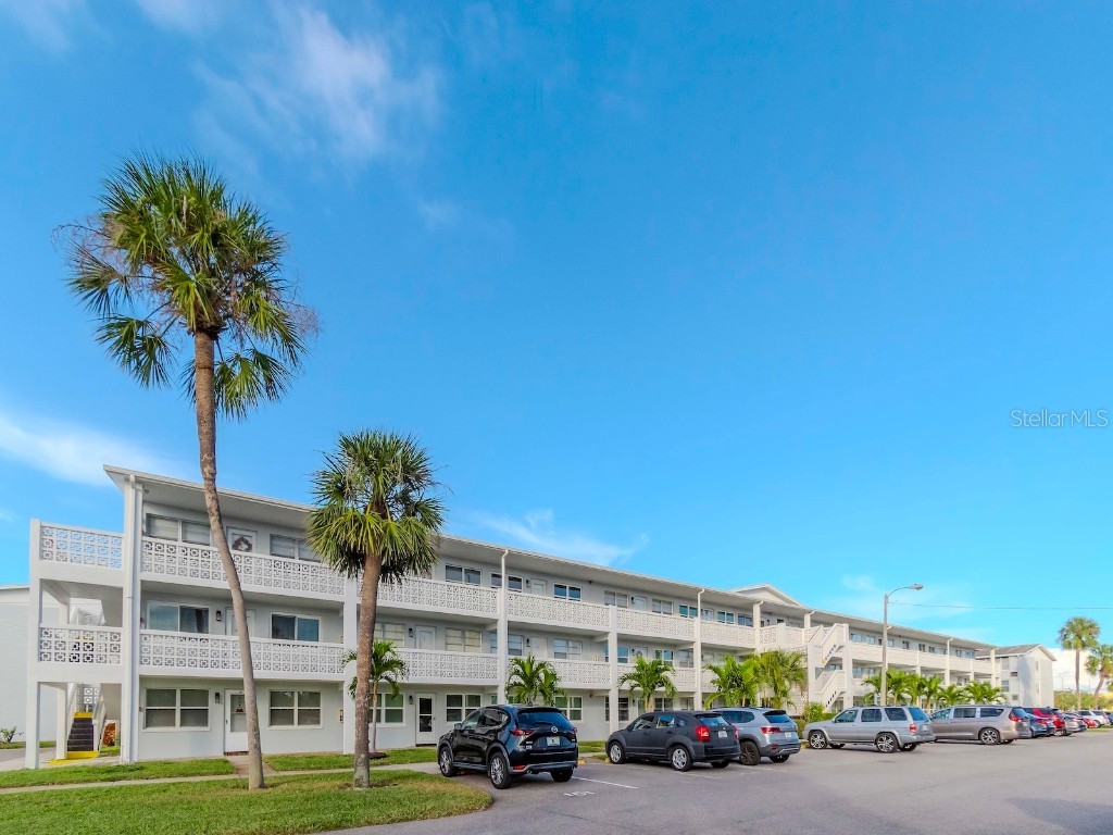 1001 77th Avenue N #104 Saint Petersburg FL 33702 TB8332548 image1