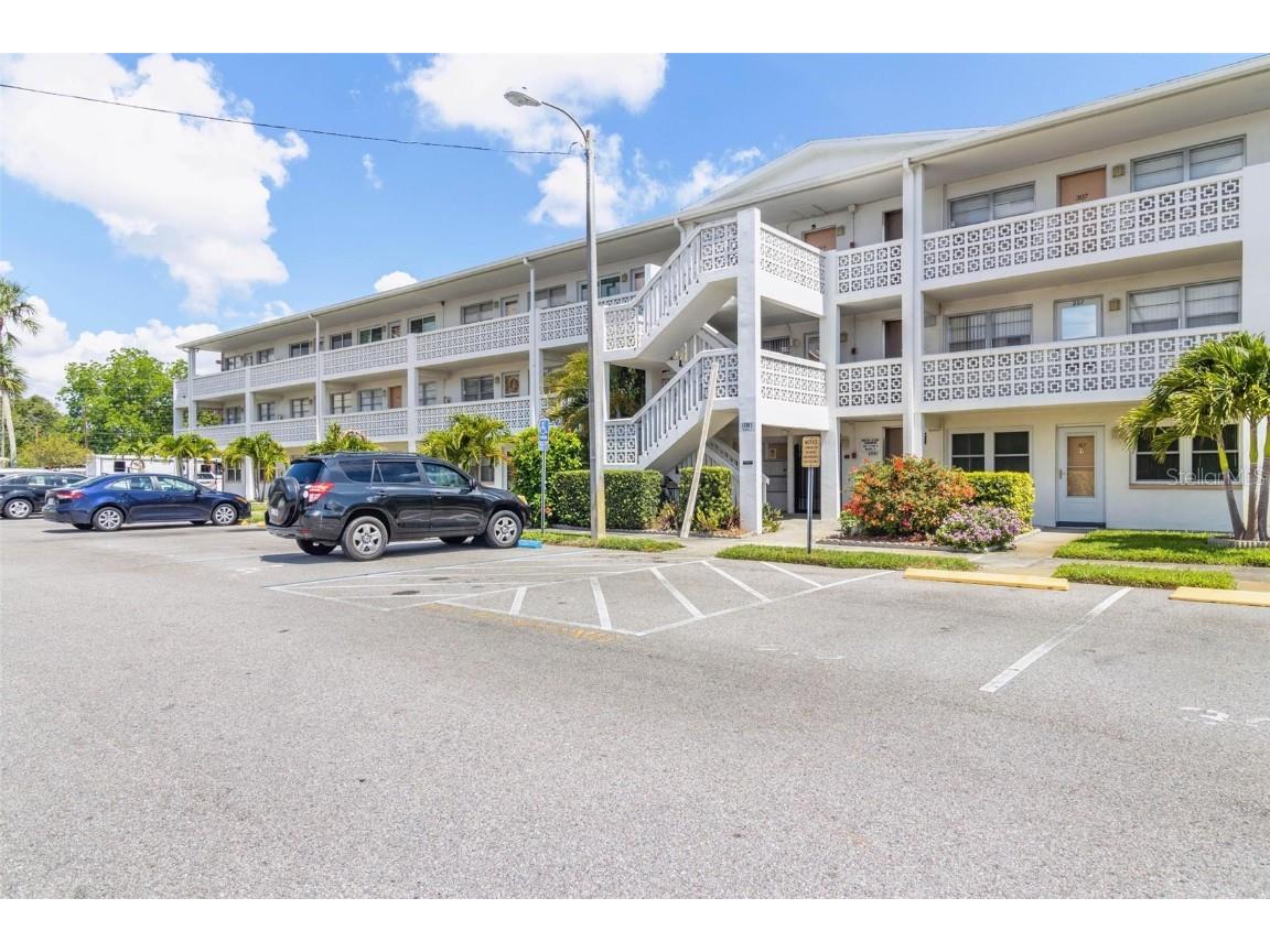 1001 77th Avenue N #306 Saint Petersburg FL 33702 U8201849 image1