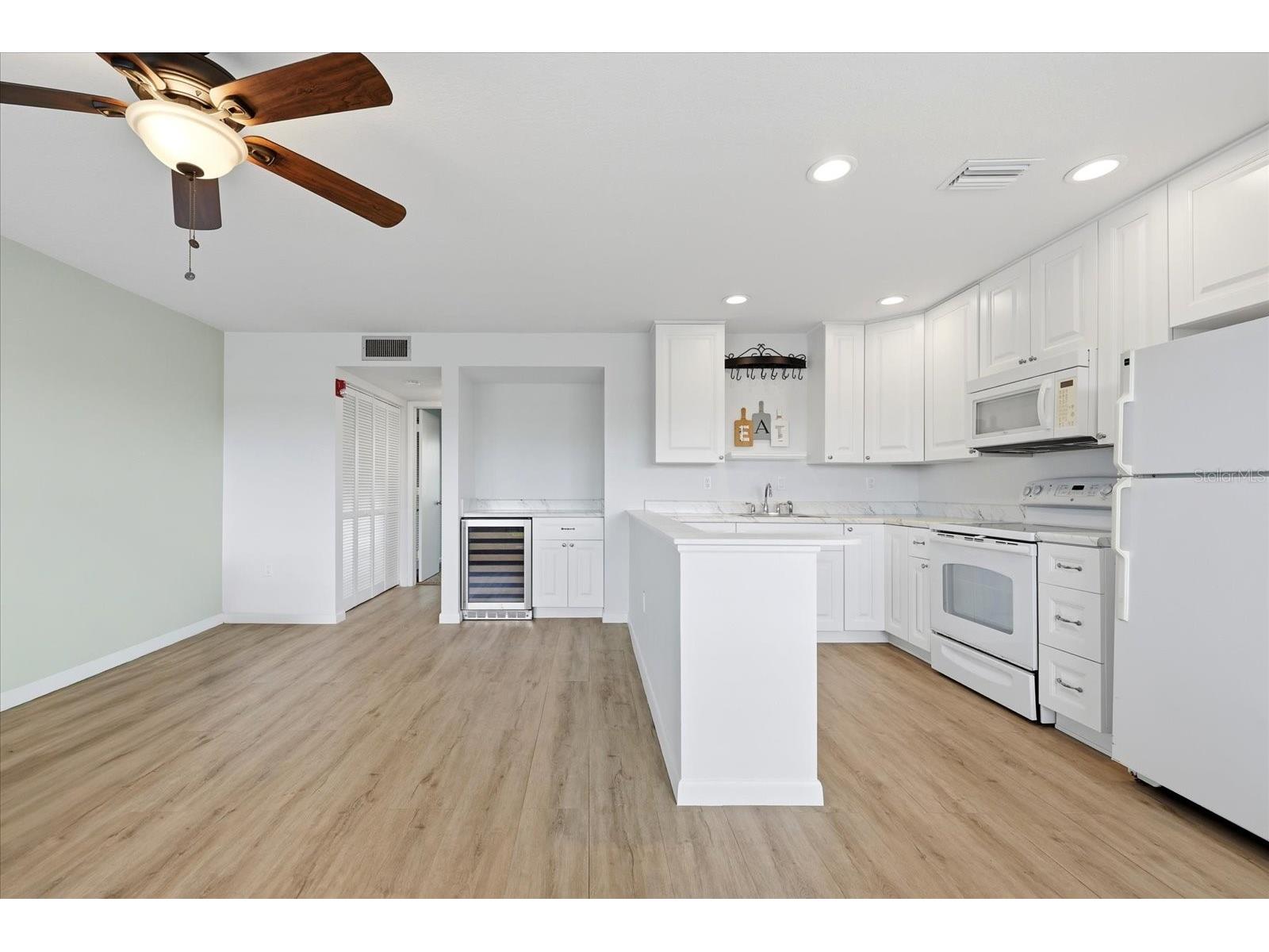 1001 77th Avenue N #307 Saint Petersburg FL 33702 TB8465334 image3