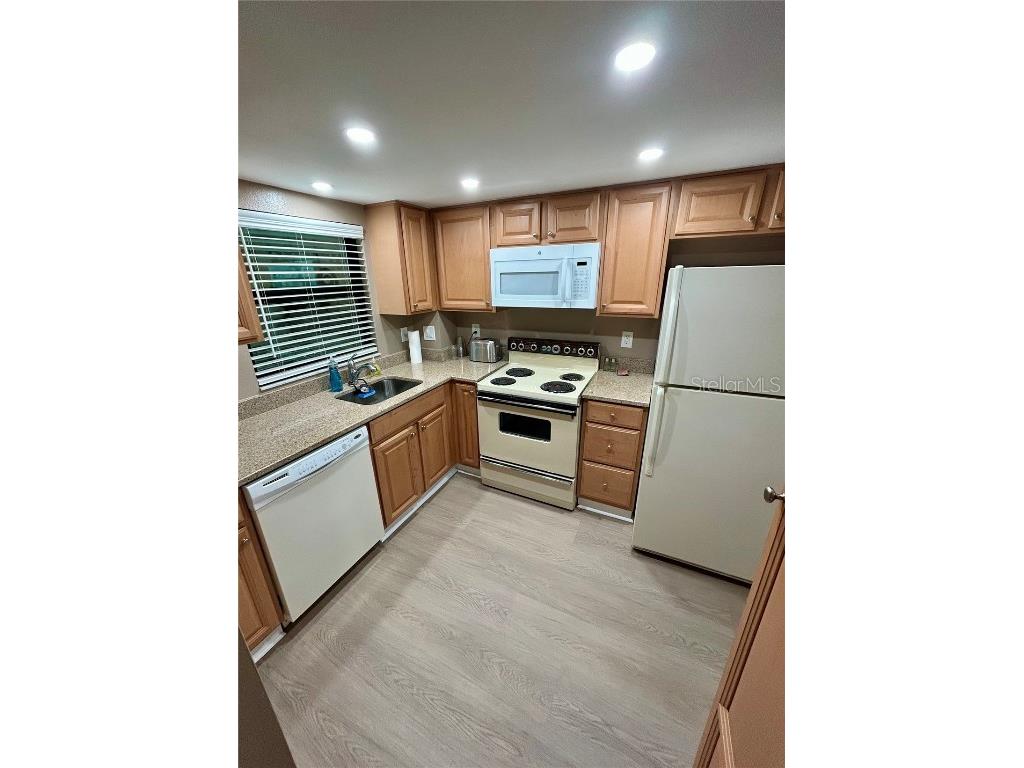 1001 Benjamin Franklin Drive #108 Sarasota FL 34236 A4662683 image5