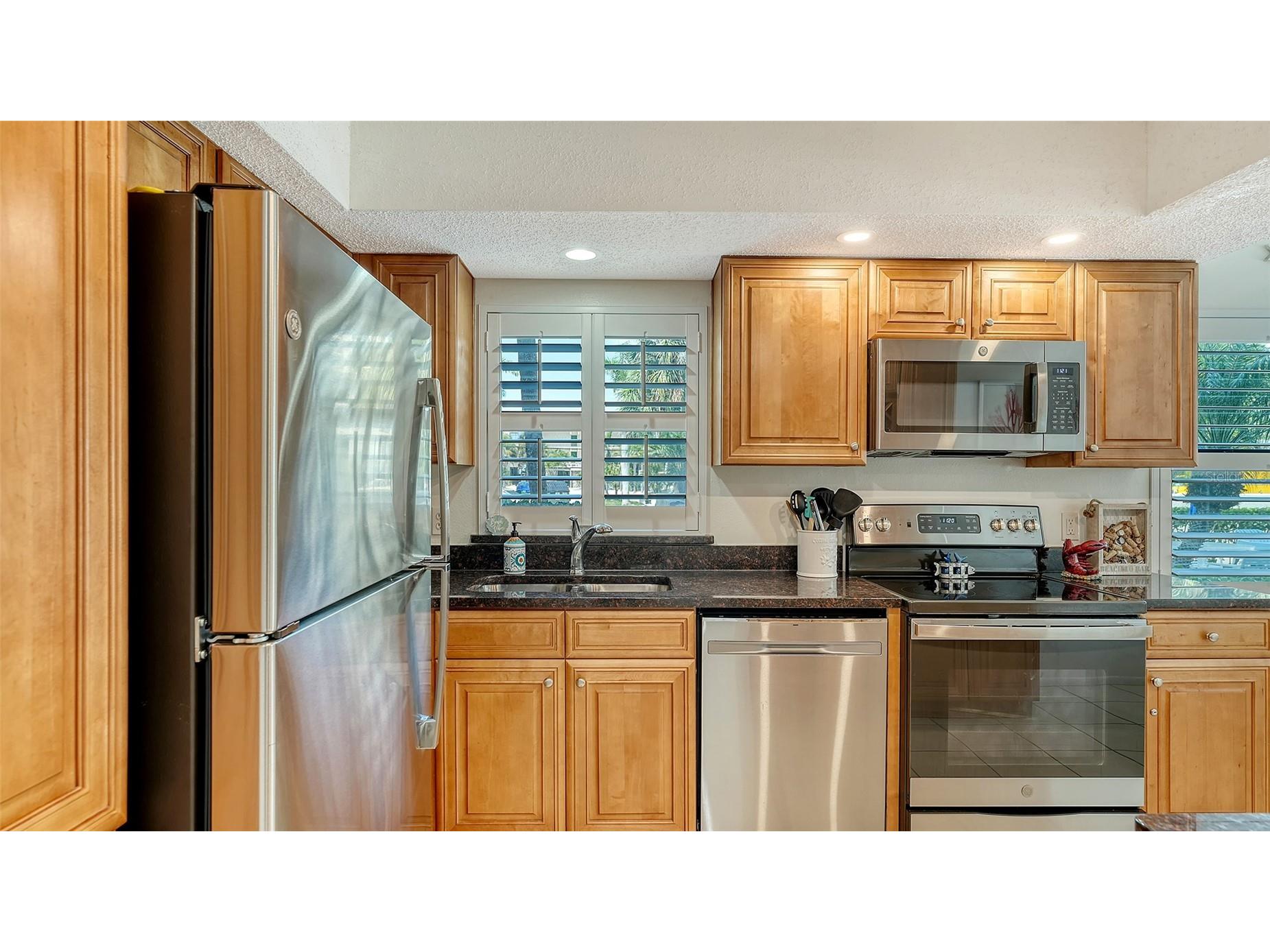1001 Benjamin Franklin Drive #110 Sarasota FL 34236 A4684597 image2