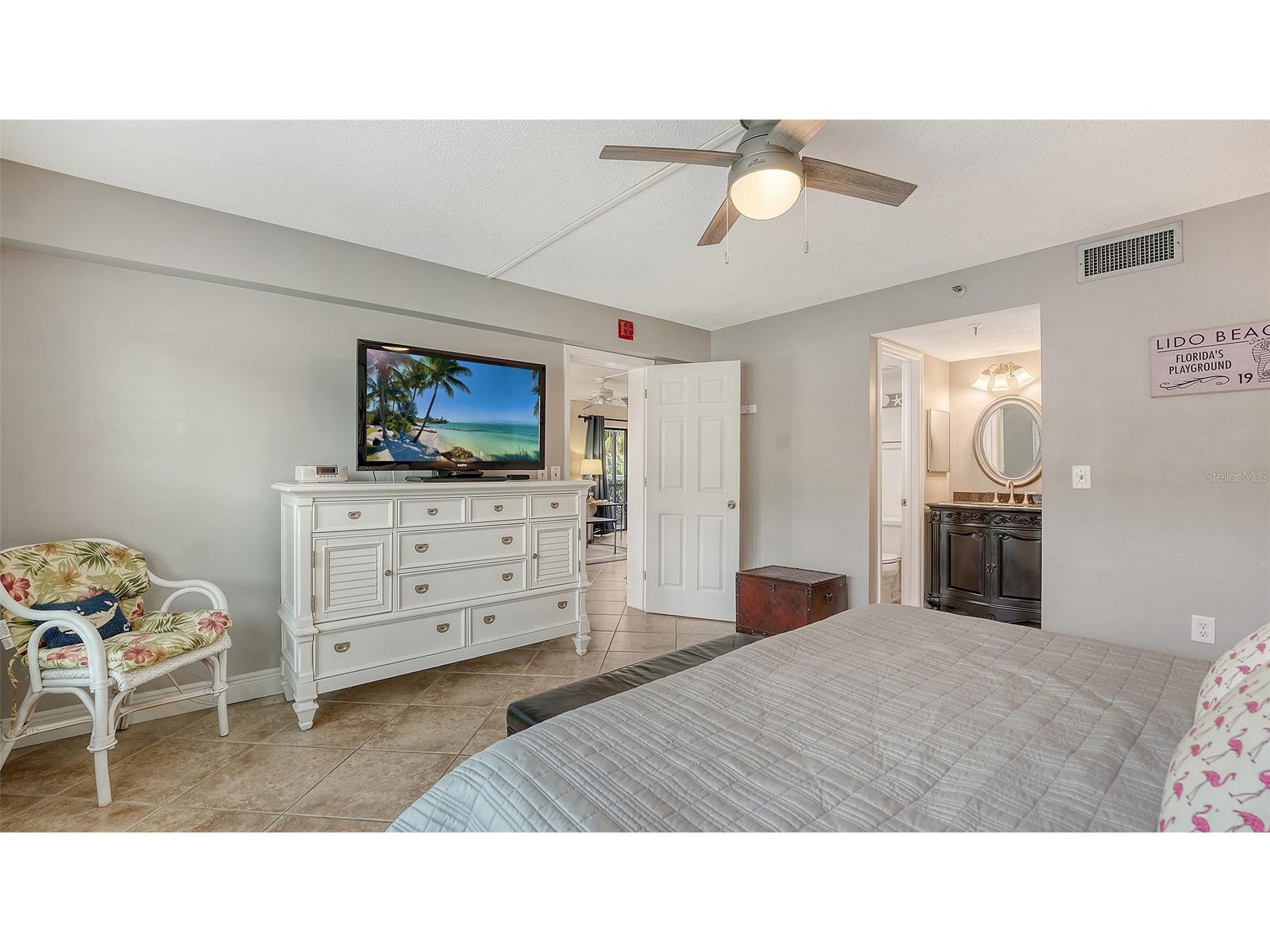1001 Benjamin Franklin Drive #110 Sarasota FL 34236 A4684597 image23