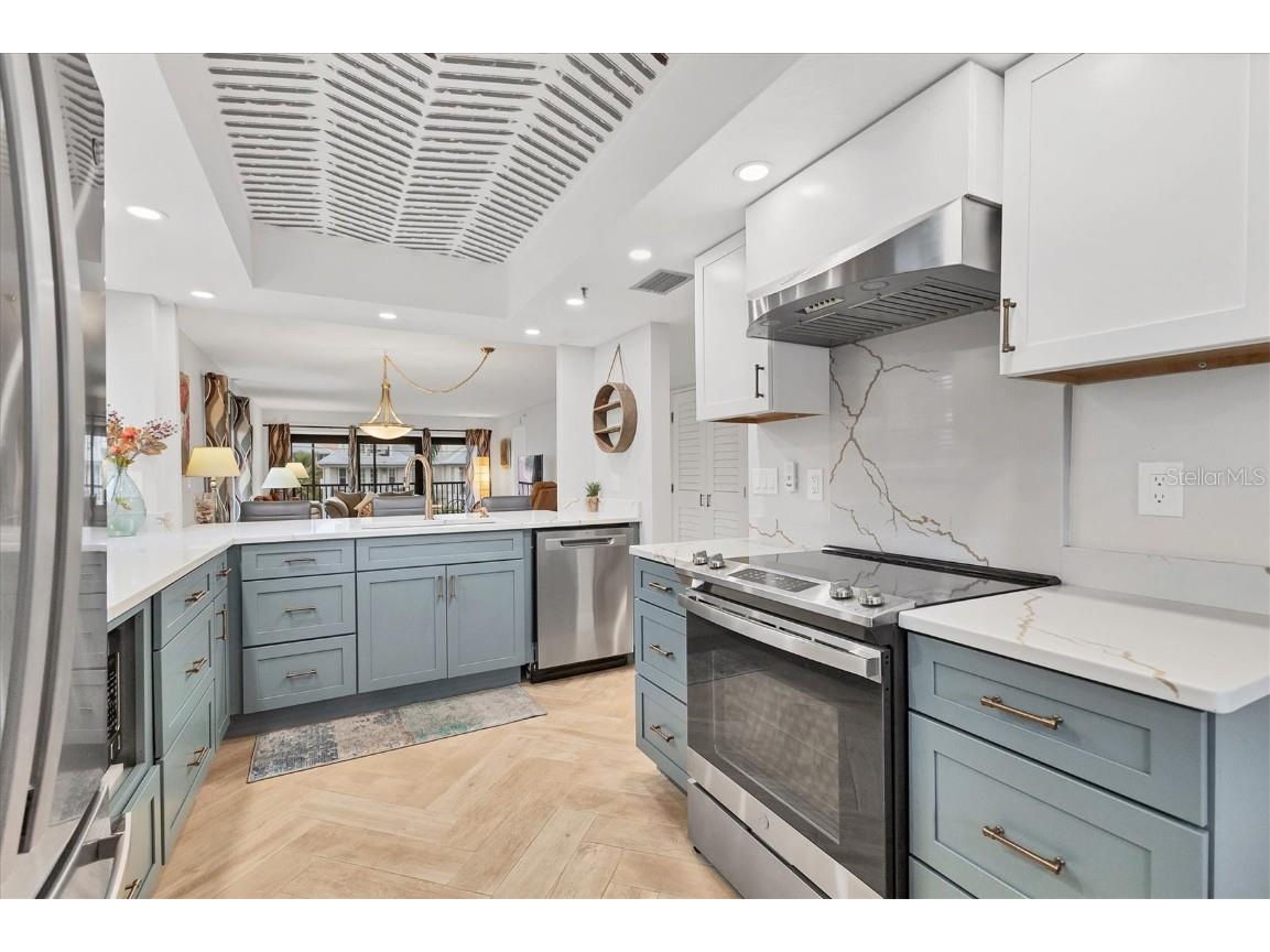 1001 Benjamin Franklin Drive #201 Sarasota FL 34236 - GULF OF MEXICO A4676690 image12