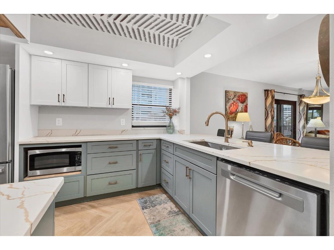 1001 Benjamin Franklin Drive #201 Sarasota FL 34236 - GULF OF MEXICO A4676690 image13