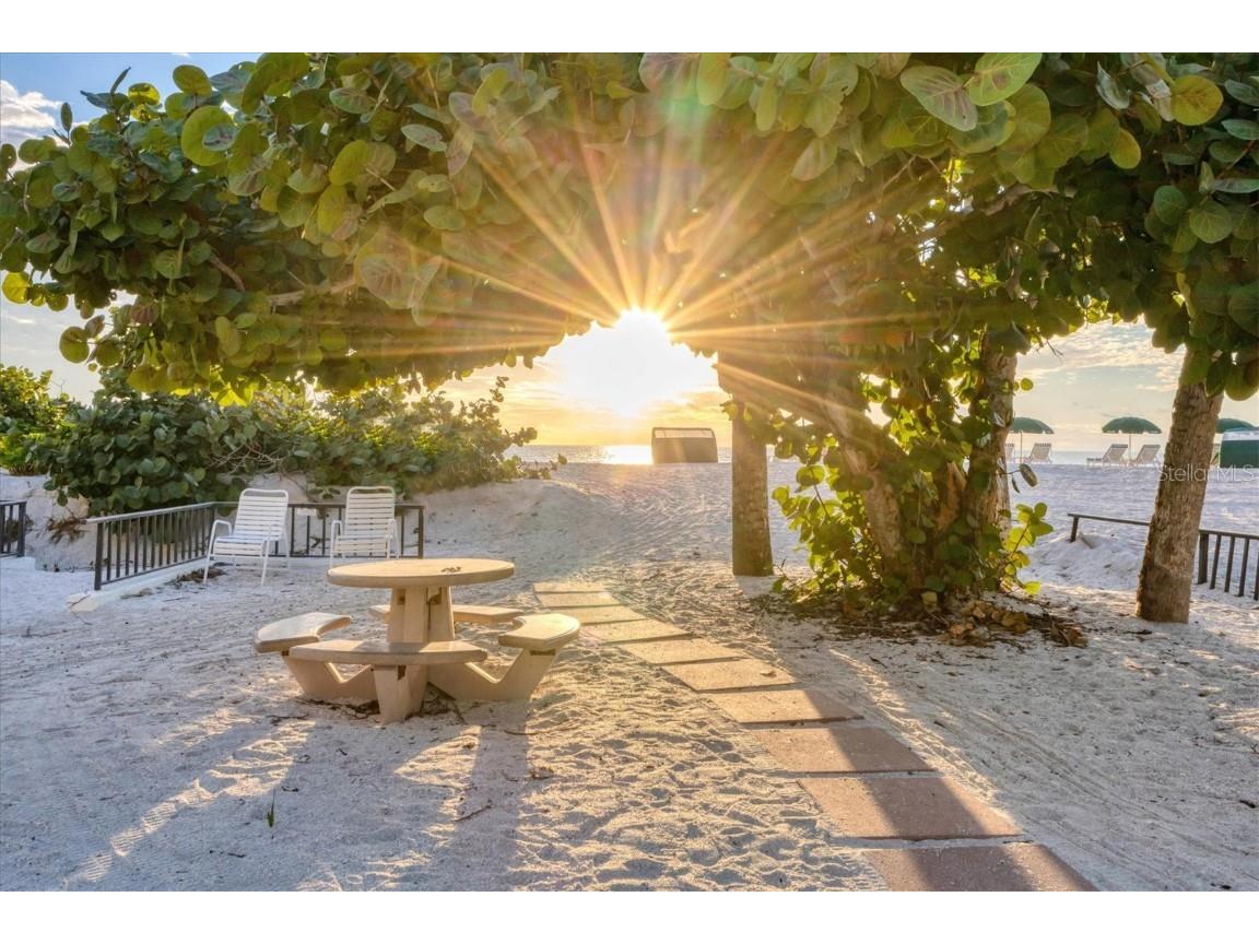 1001 Benjamin Franklin Drive #201 Sarasota FL 34236 - GULF OF MEXICO A4676690 image38