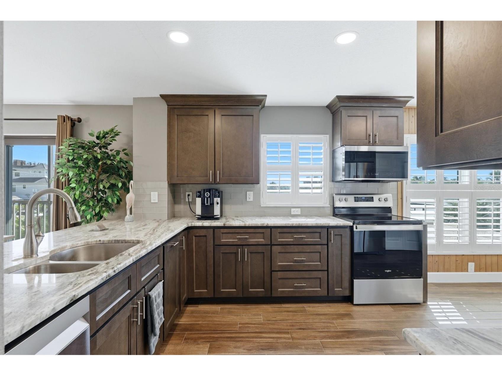 1001 Benjamin Franklin Drive #206 Sarasota FL 34236 - GULF OF MEXICO A4699522 image2