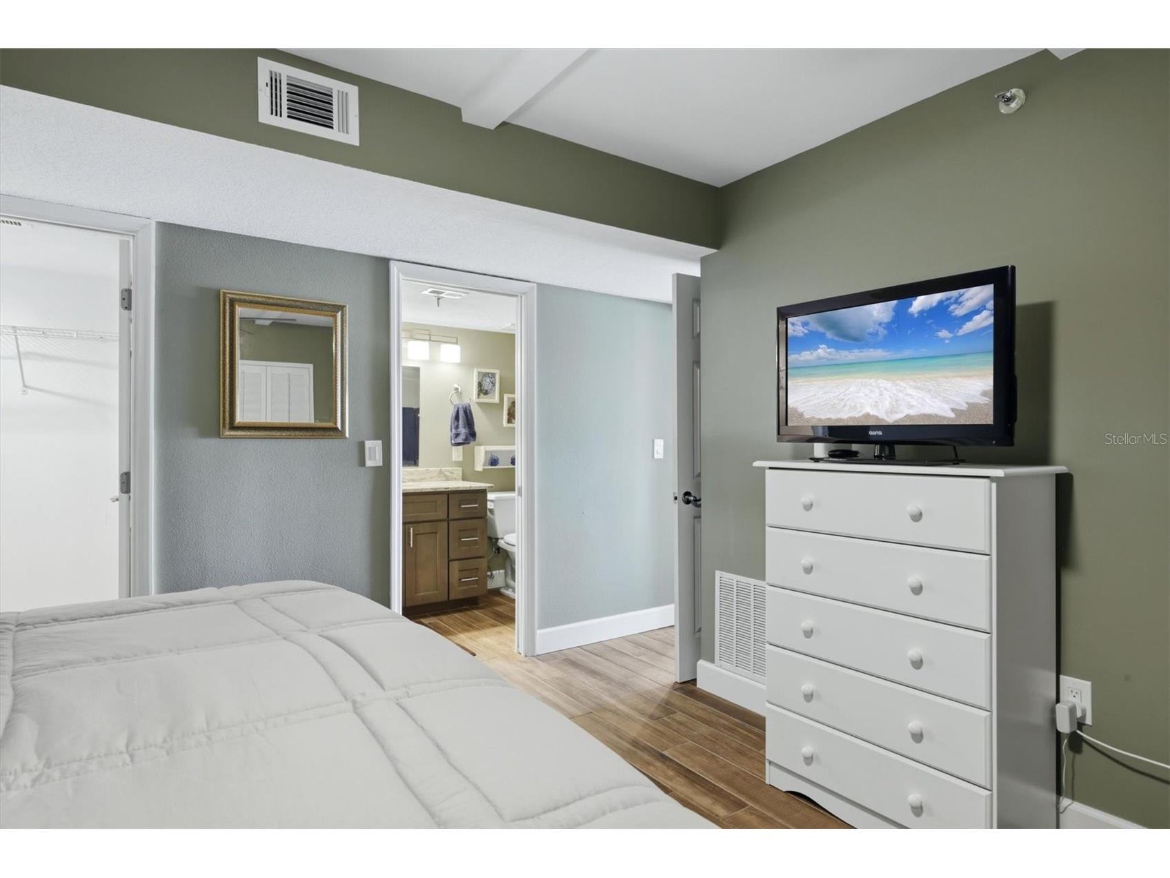 1001 Benjamin Franklin Drive #206 Sarasota FL 34236 - GULF OF MEXICO A4699522 image36