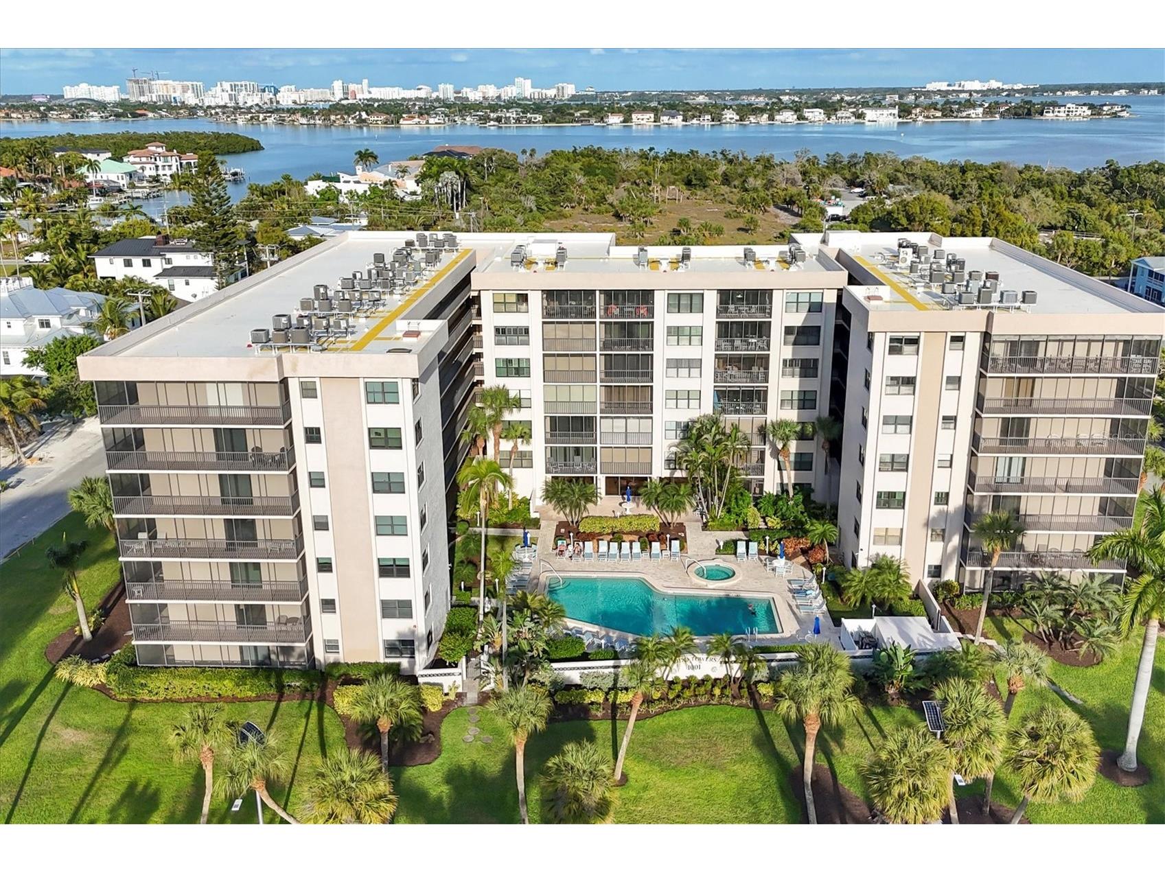 1001 Benjamin Franklin Drive #403 Sarasota FL 34236 A4677249 image1