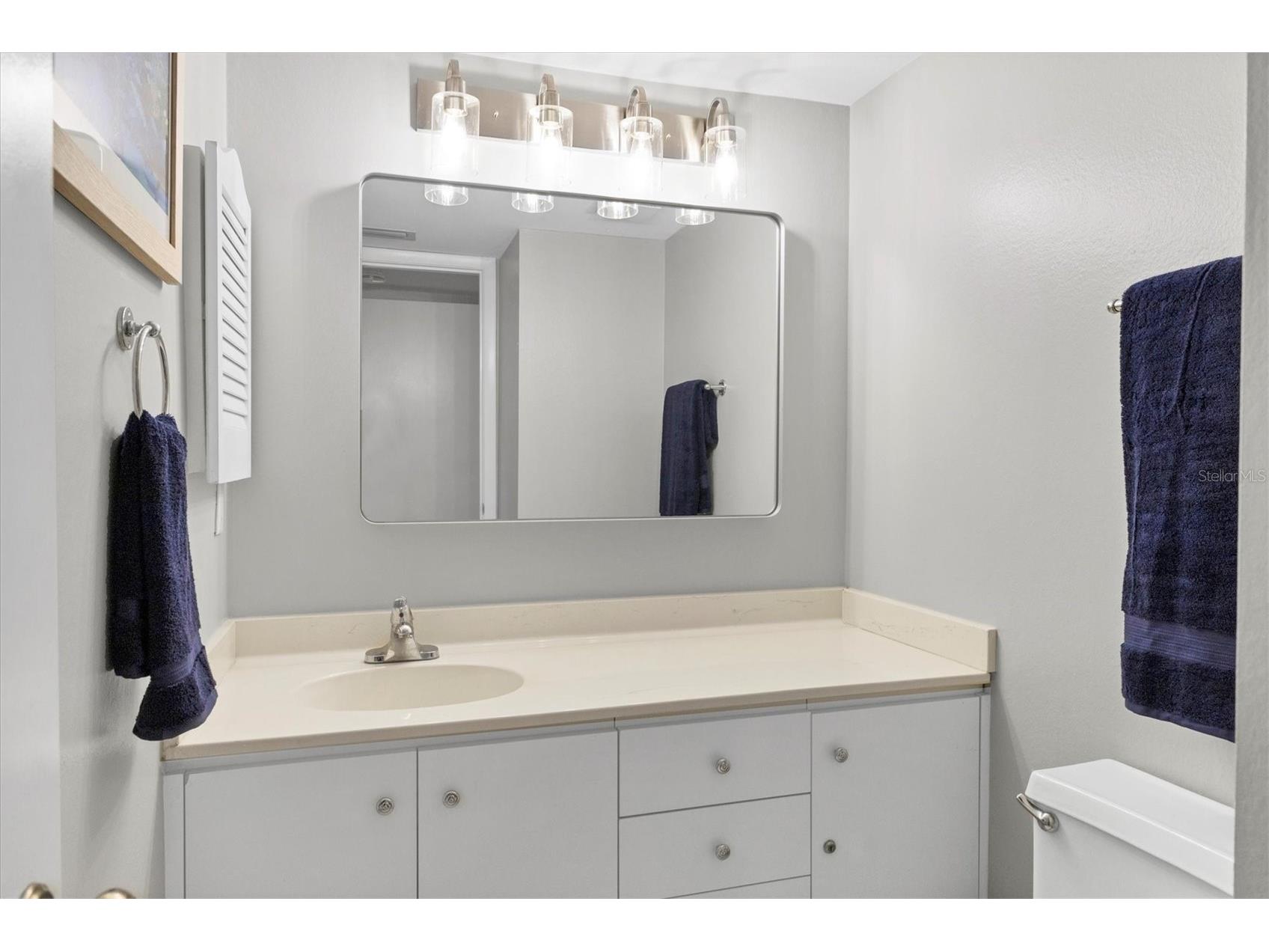 1001 Benjamin Franklin Drive #403 Sarasota FL 34236 A4677249 image17