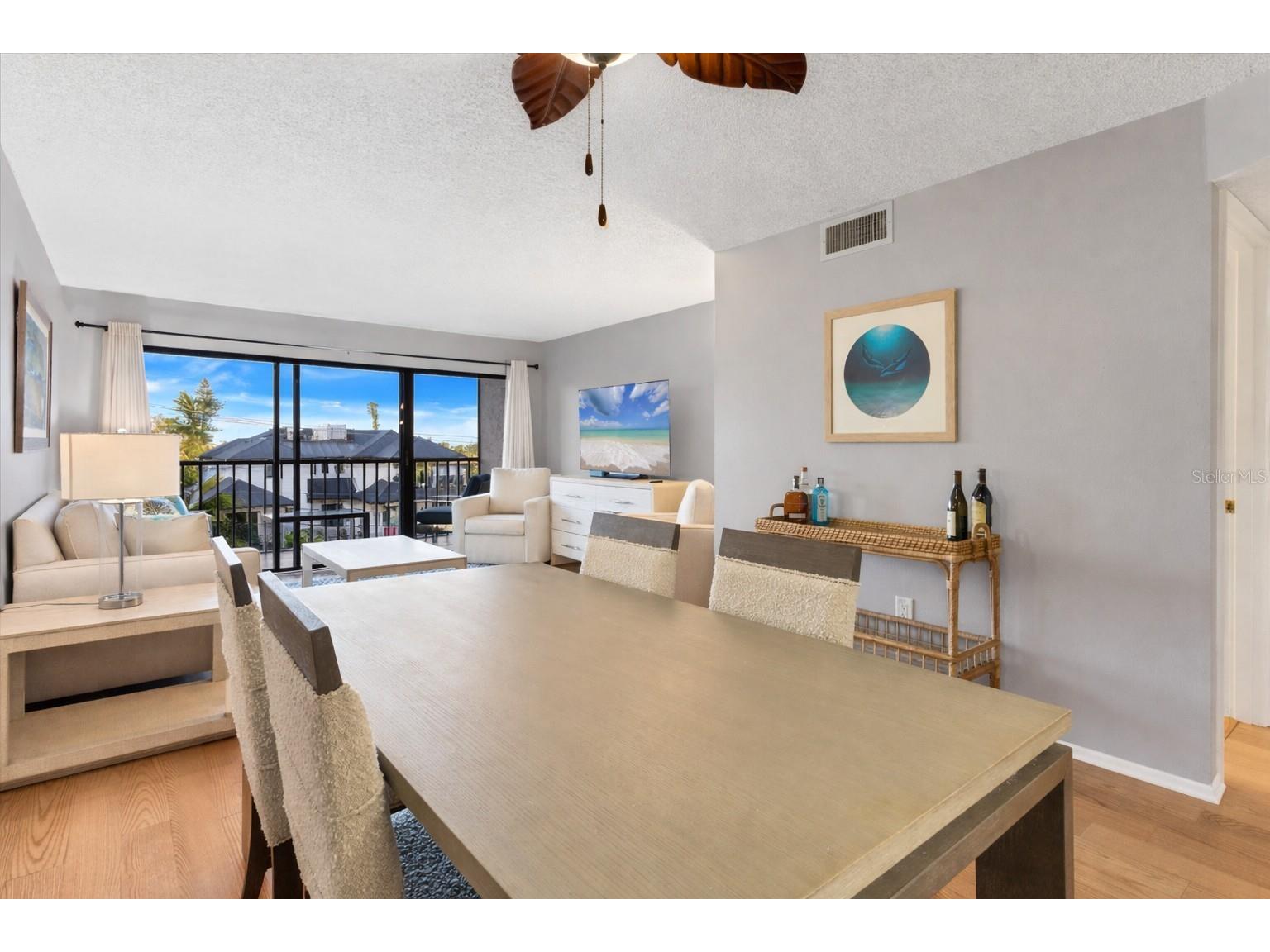 1001 Benjamin Franklin Drive #403 Sarasota FL 34236 A4677249 image2