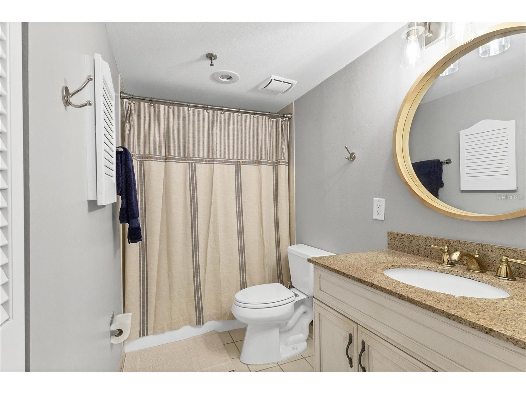 1001 Benjamin Franklin Drive #403 Sarasota FL 34236 A4677249 image21