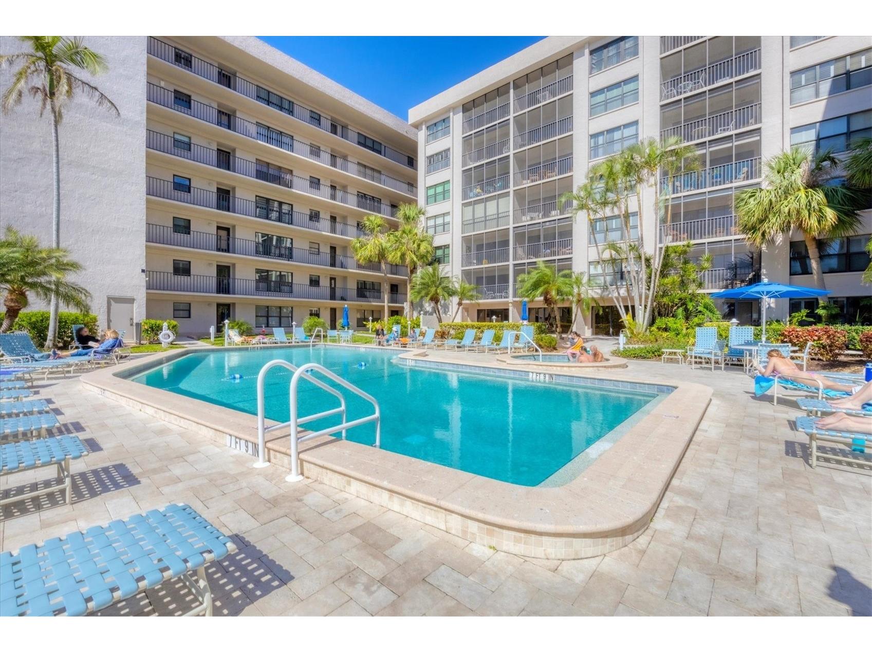 1001 Benjamin Franklin Drive #403 Sarasota FL 34236 A4677249 image33