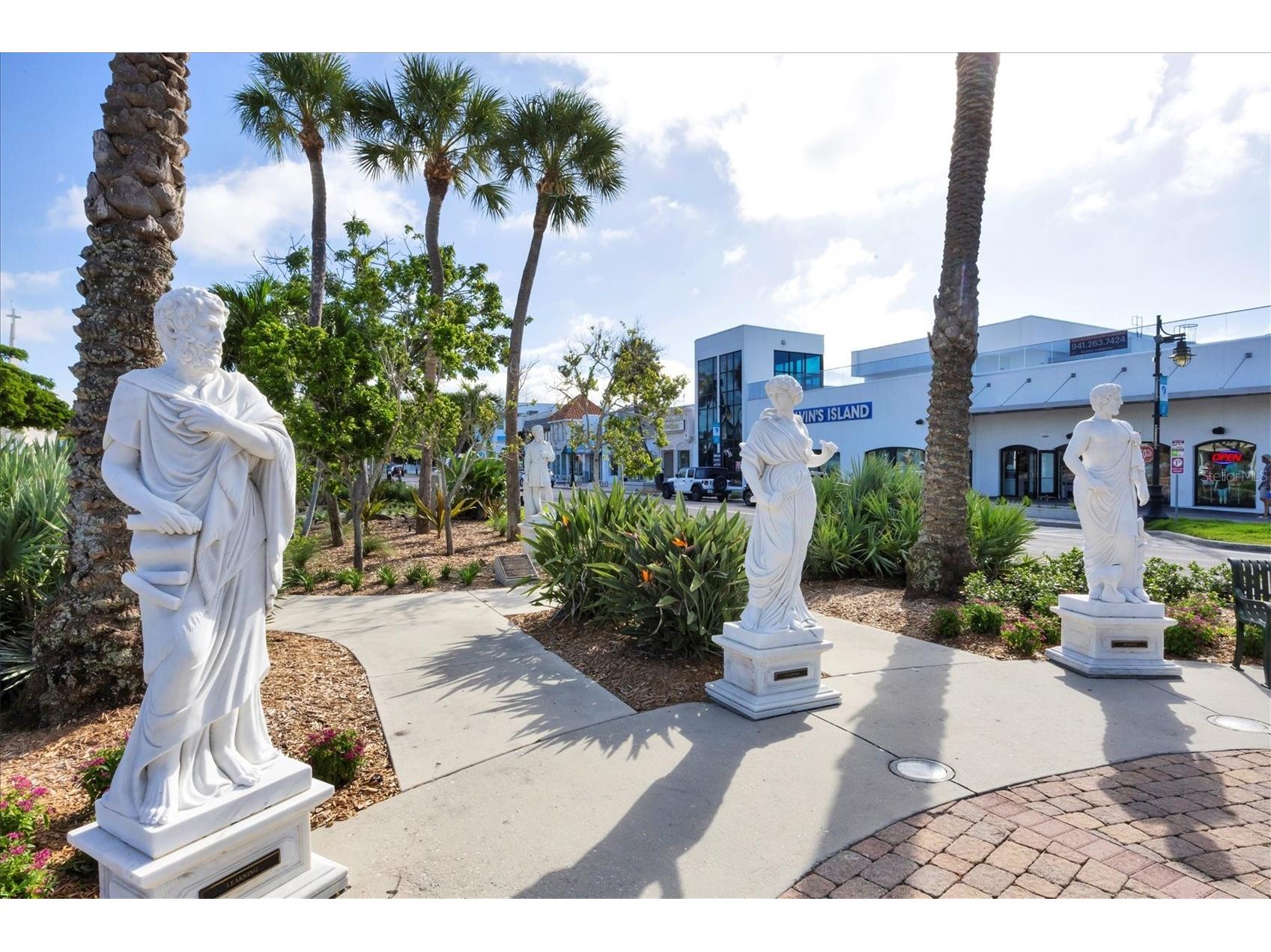 1001 Benjamin Franklin Drive #403 Sarasota FL 34236 A4677249 image50