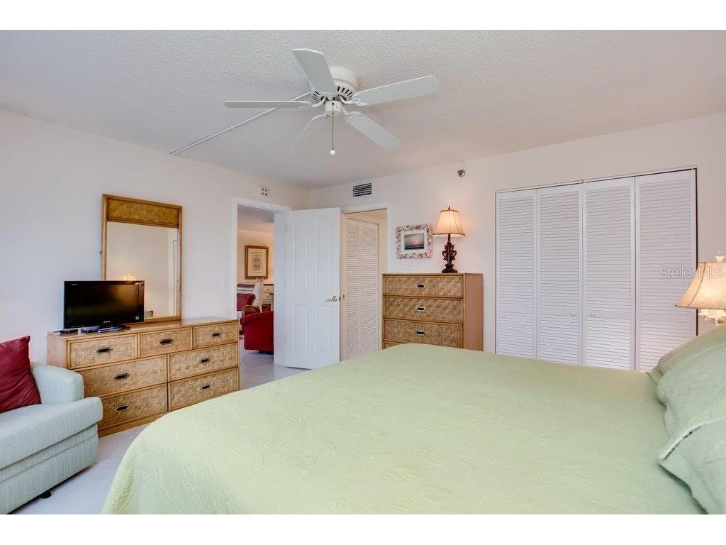 1001 Benjamin Franklin Drive #404 Sarasota FL 34236 A4515983 image8