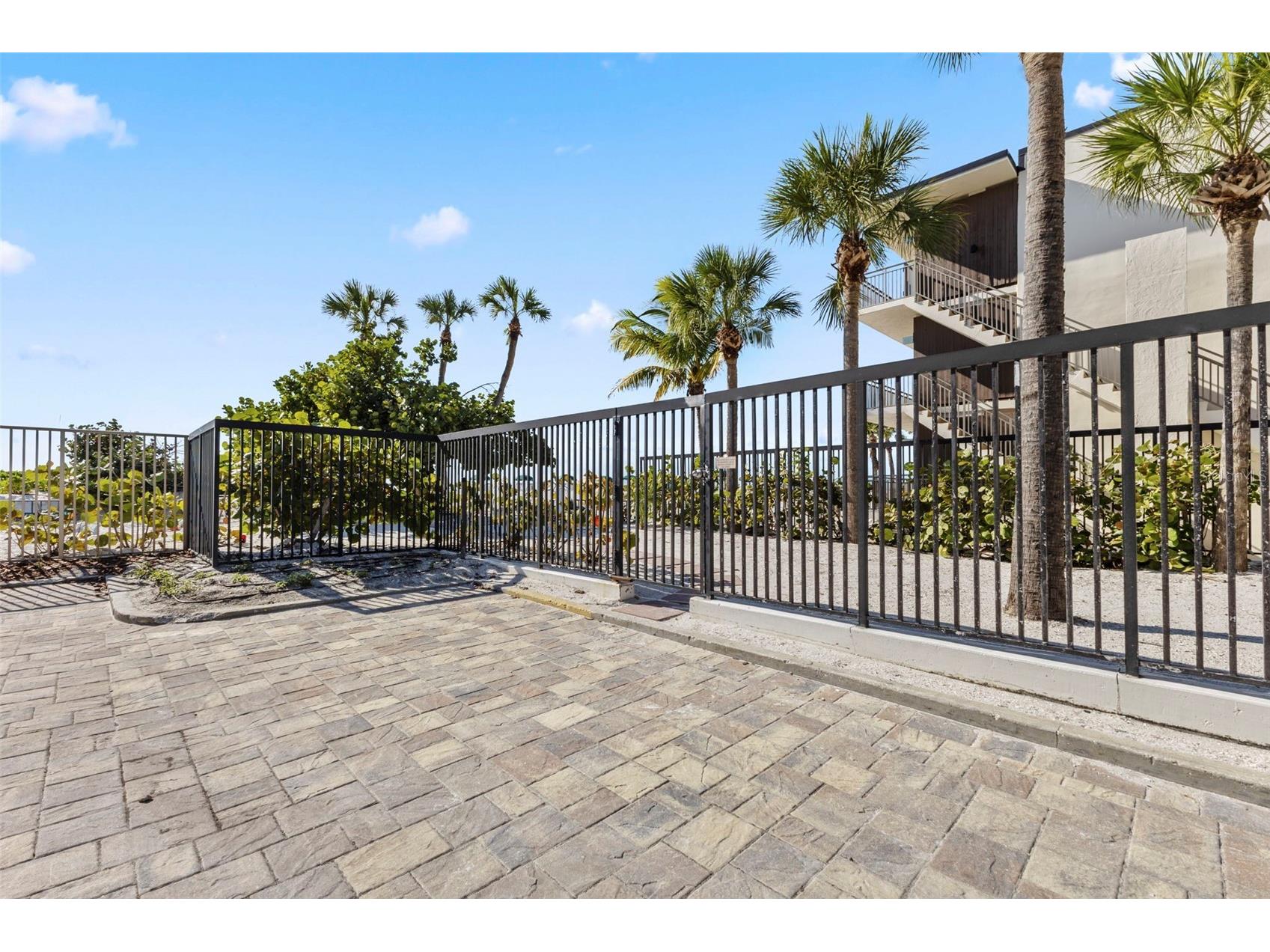 1001 Benjamin Franklin Drive #503 Sarasota FL 34236 - GULF OF MEXICO A4680281 image34