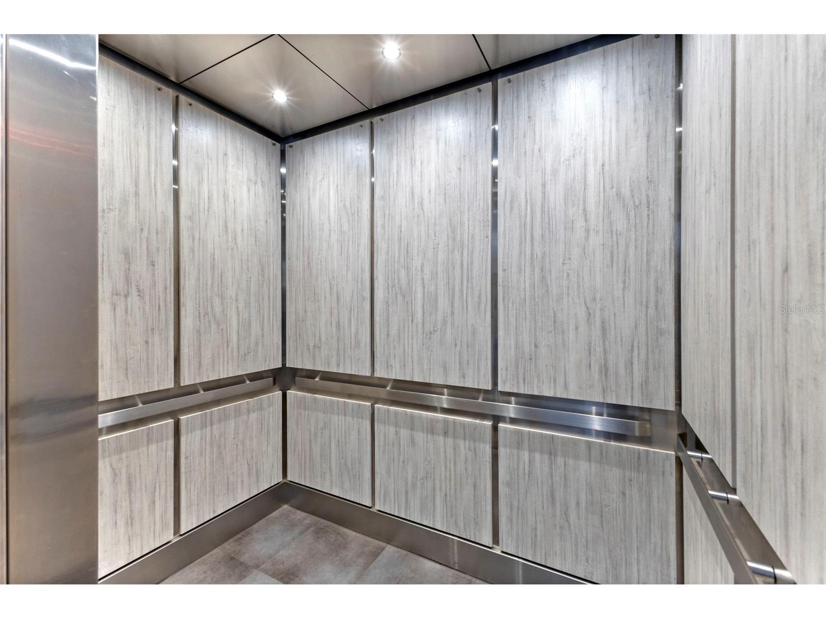 1001 Benjamin Franklin Drive #503 Sarasota FL 34236 - GULF OF MEXICO A4680281 image40