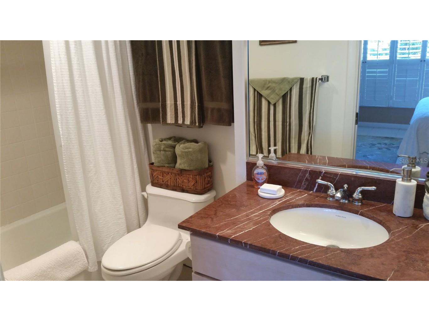1001 Benjamin Franklin Drive #506 Sarasota FL 34236 A4515964 image25