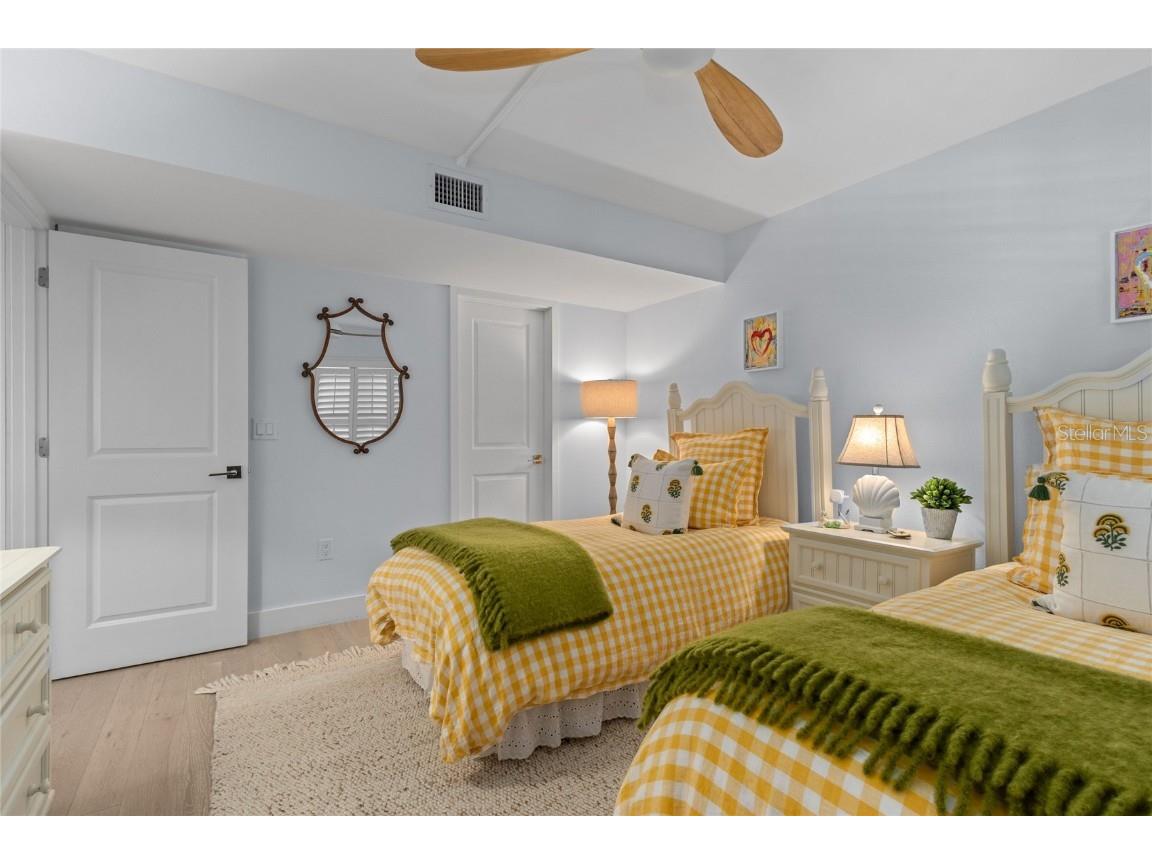 1001 Benjamin Franklin Drive #510 Sarasota FL 34236 - GULF OF MEXICO A4643282 image21