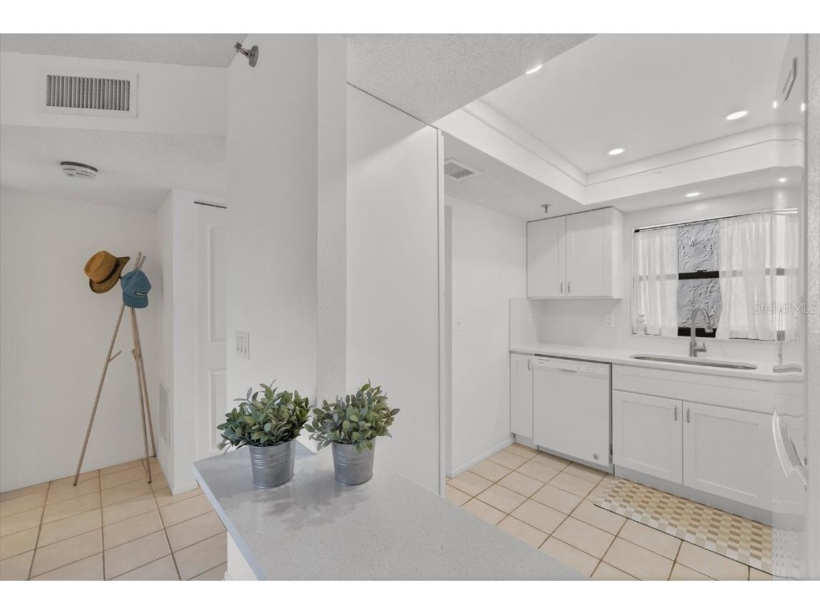 1001 Benjamin Franklin Drive #511 Sarasota FL 34236 - GULF OF MEXICO A4643855 image13