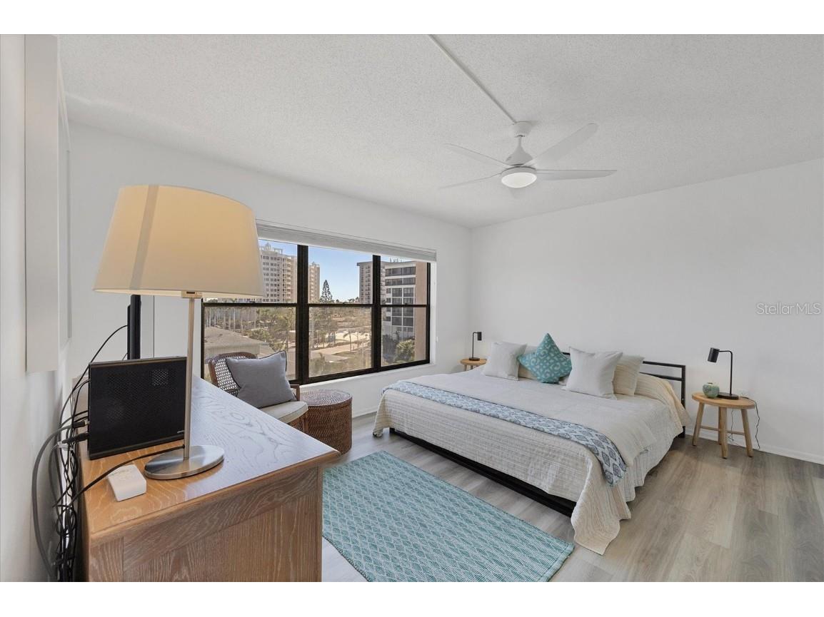 1001 Benjamin Franklin Drive #511 Sarasota FL 34236 - GULF OF MEXICO A4643855 image17