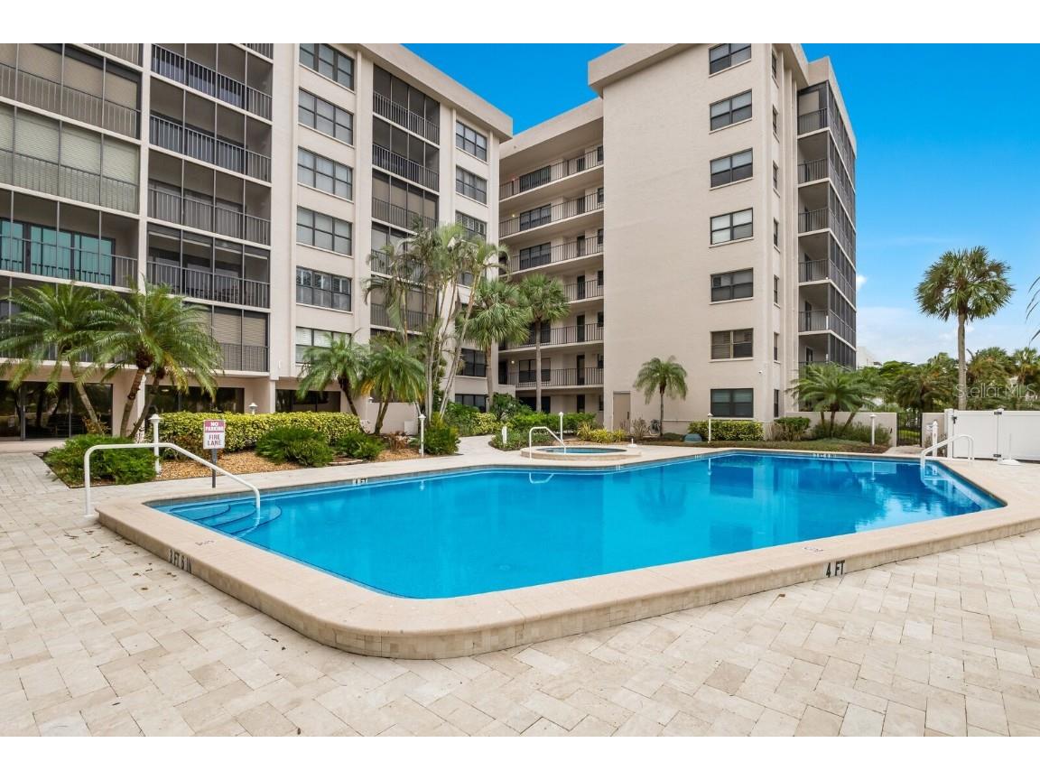 1001 Benjamin Franklin Drive #512 Sarasota FL 34236 A4627347 image27