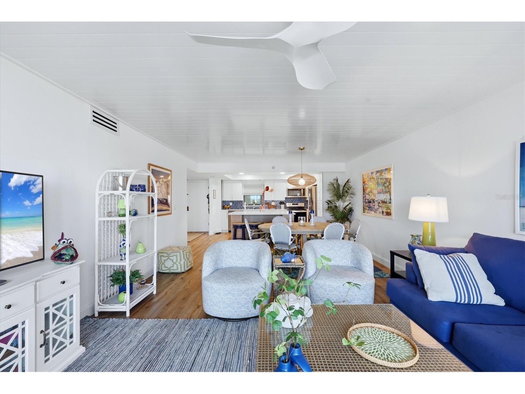 1001 Benjamin Franklin Drive #604 Sarasota FL 34236 A4686677 image14