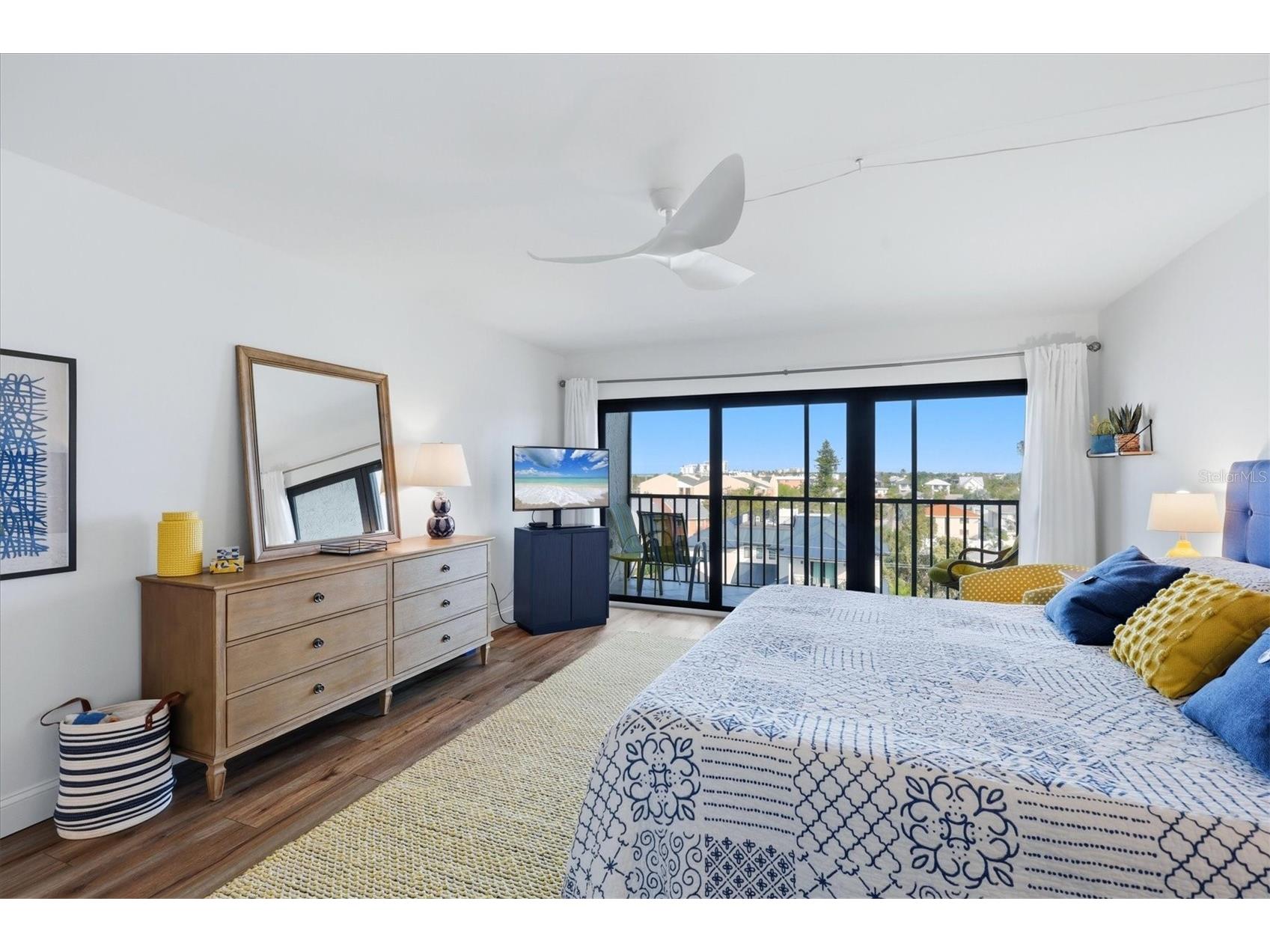 1001 Benjamin Franklin Drive #604 Sarasota FL 34236 A4686677 image16