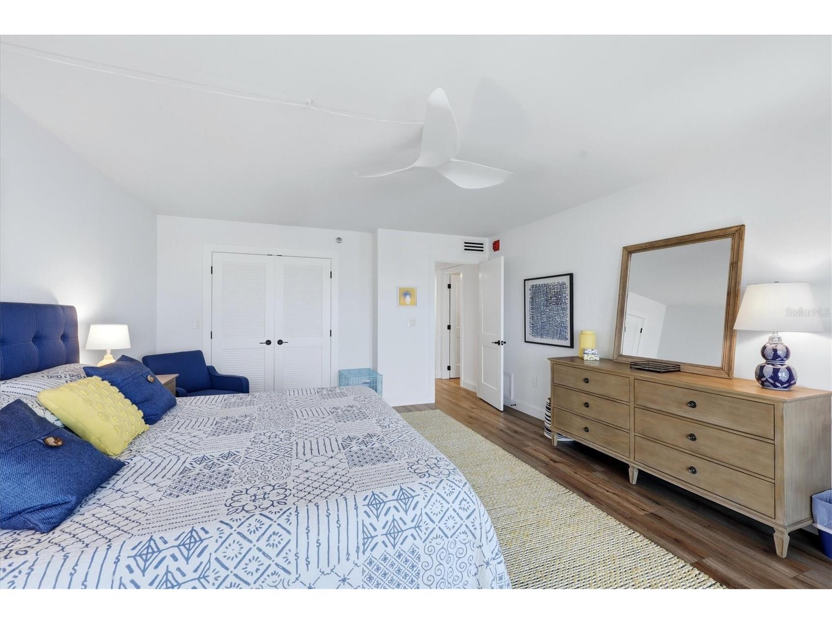 1001 Benjamin Franklin Drive #604 Sarasota FL 34236 A4686677 image17