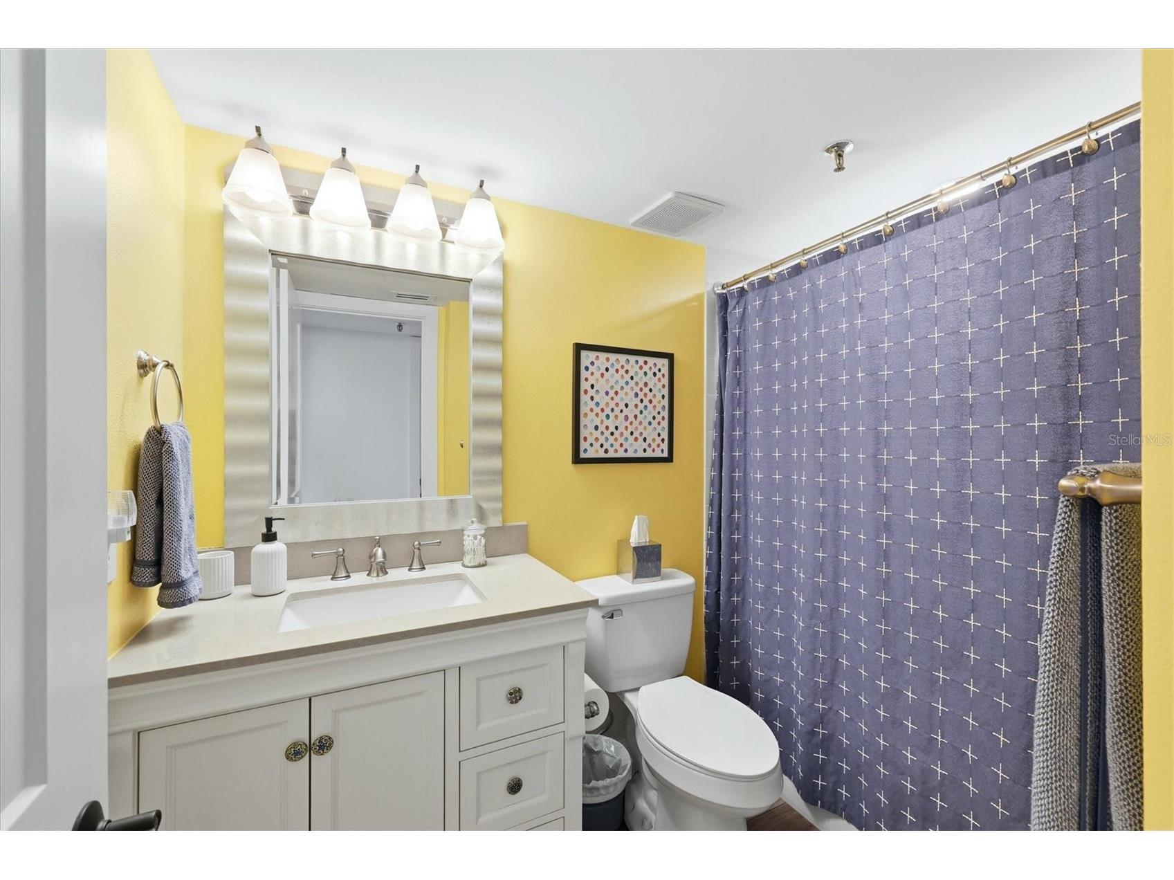 1001 Benjamin Franklin Drive #604 Sarasota FL 34236 A4686677 image20