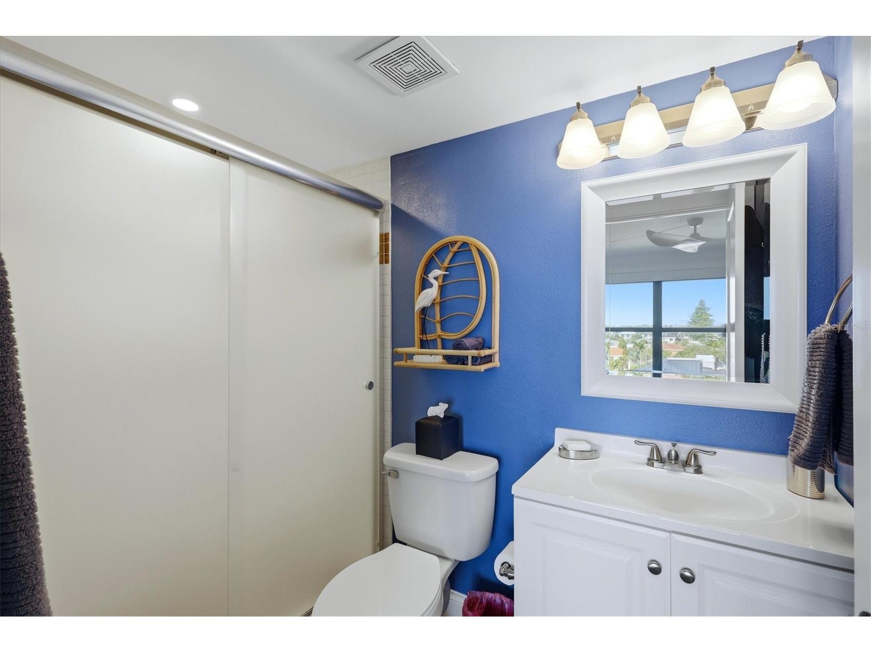 1001 Benjamin Franklin Drive #604 Sarasota FL 34236 A4686677 image25