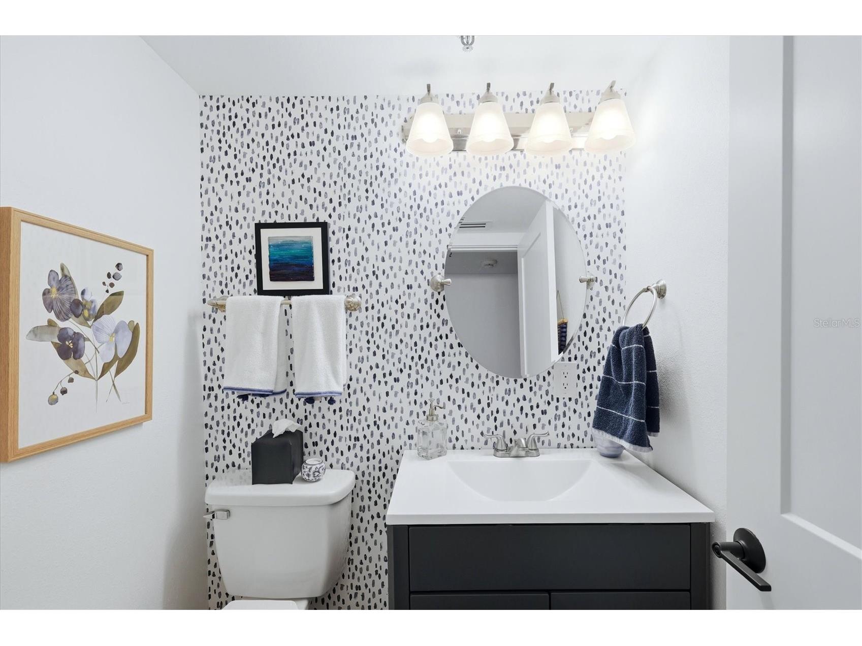 1001 Benjamin Franklin Drive #604 Sarasota FL 34236 A4686677 image30