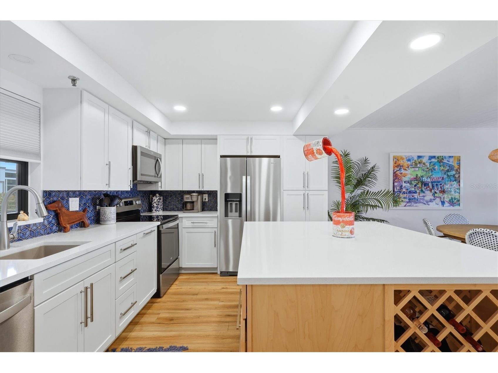 1001 Benjamin Franklin Drive #604 Sarasota FL 34236 A4686677 image4