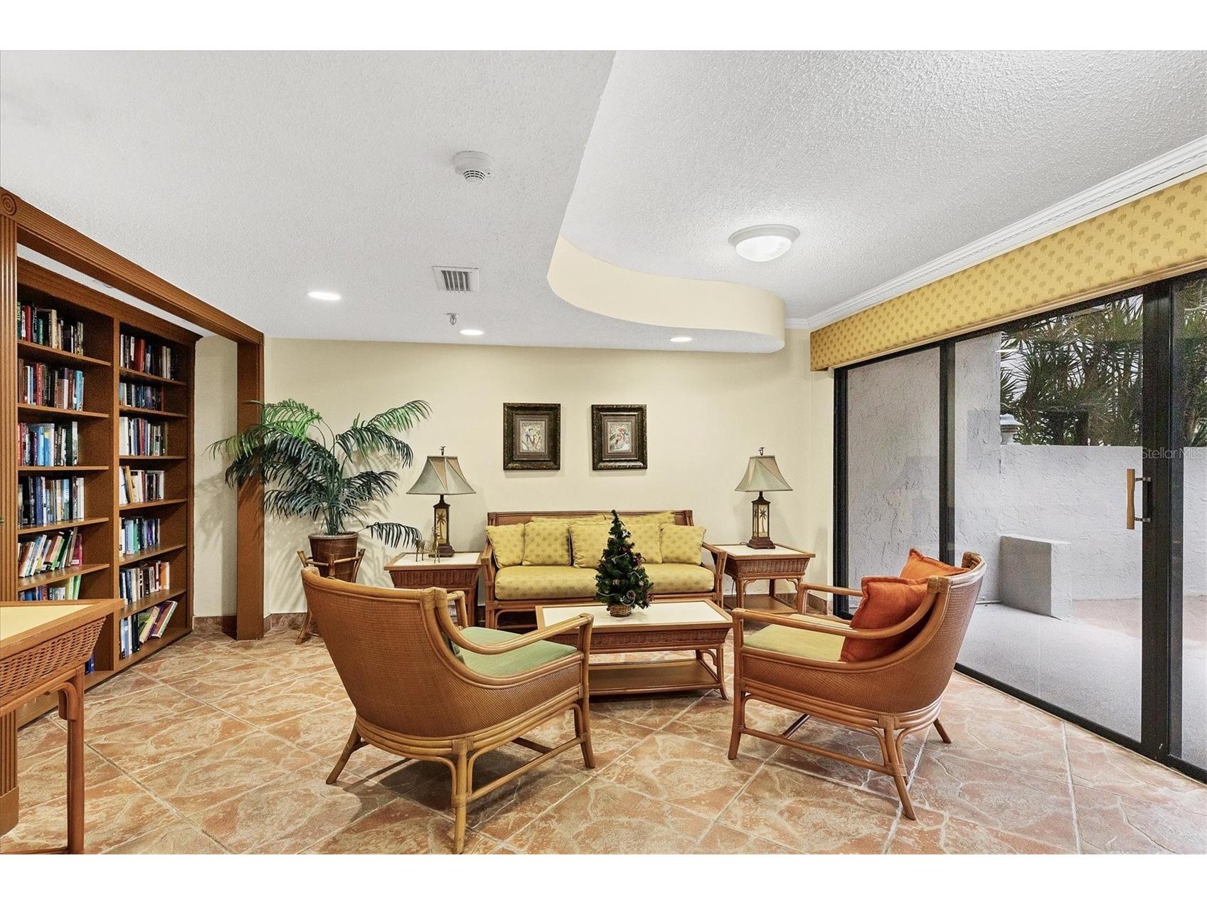 1001 Benjamin Franklin Drive #604 Sarasota FL 34236 A4686677 image41