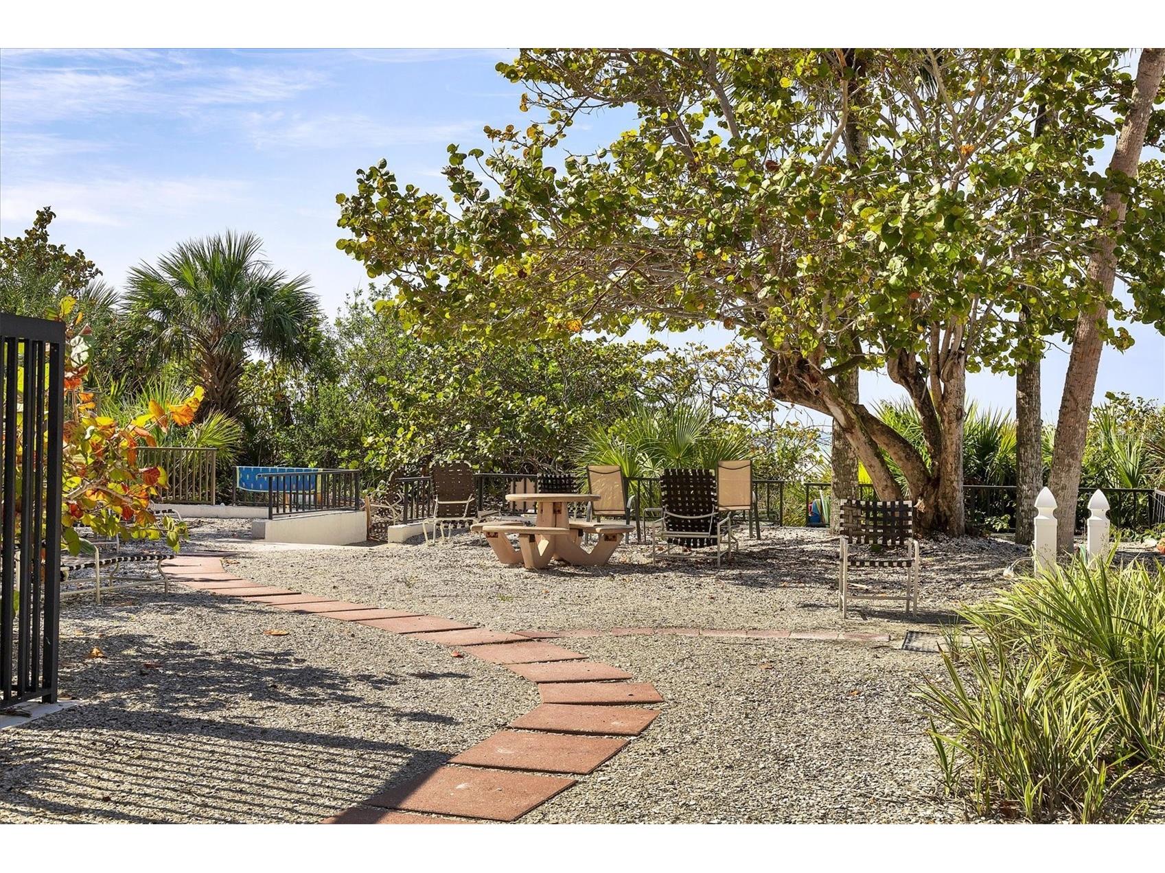 1001 Benjamin Franklin Drive #604 Sarasota FL 34236 A4686677 image51