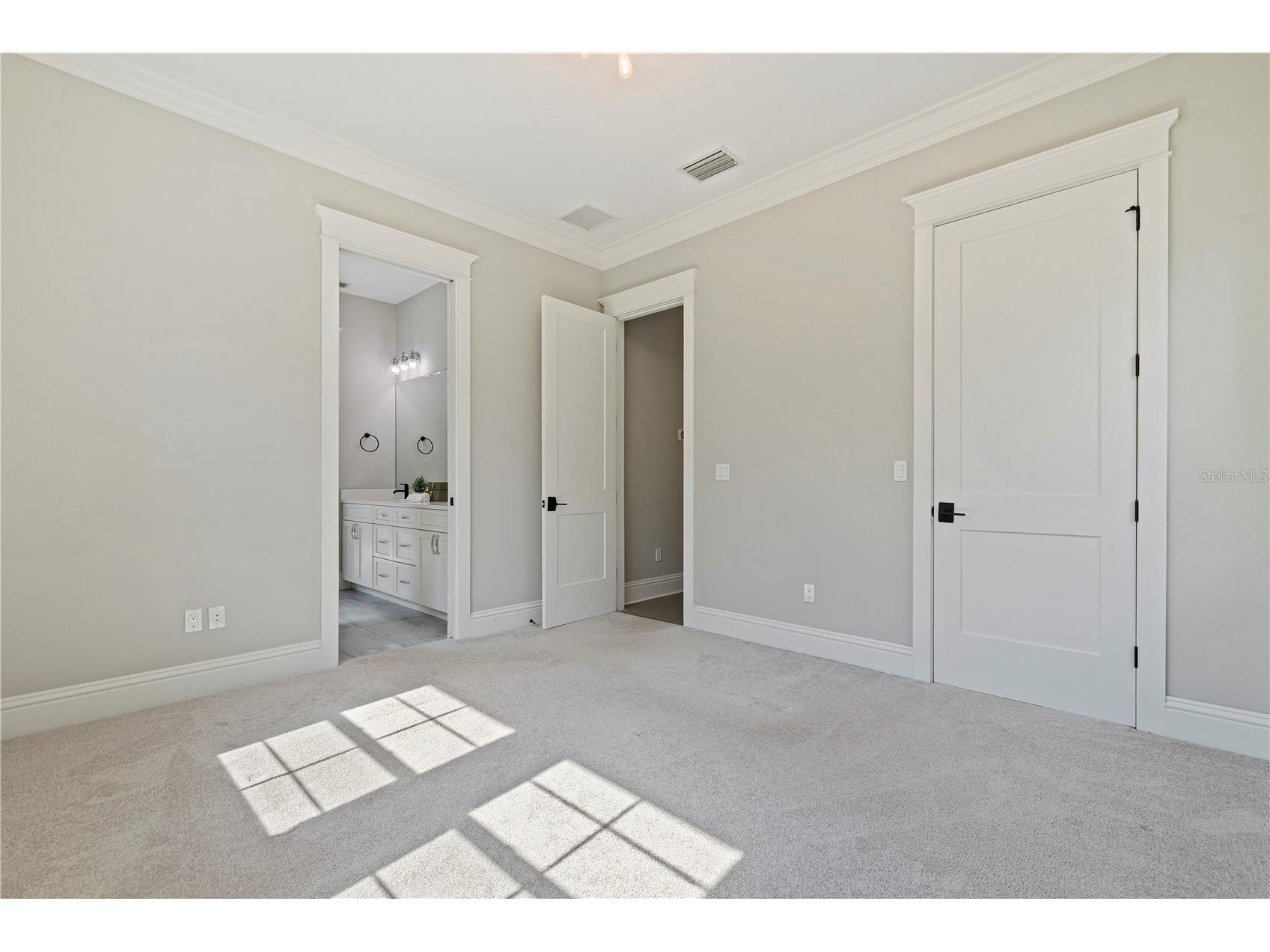 1001 Cordova Boulevard NE Saint Petersburg FL 33704 TB8505011 image41