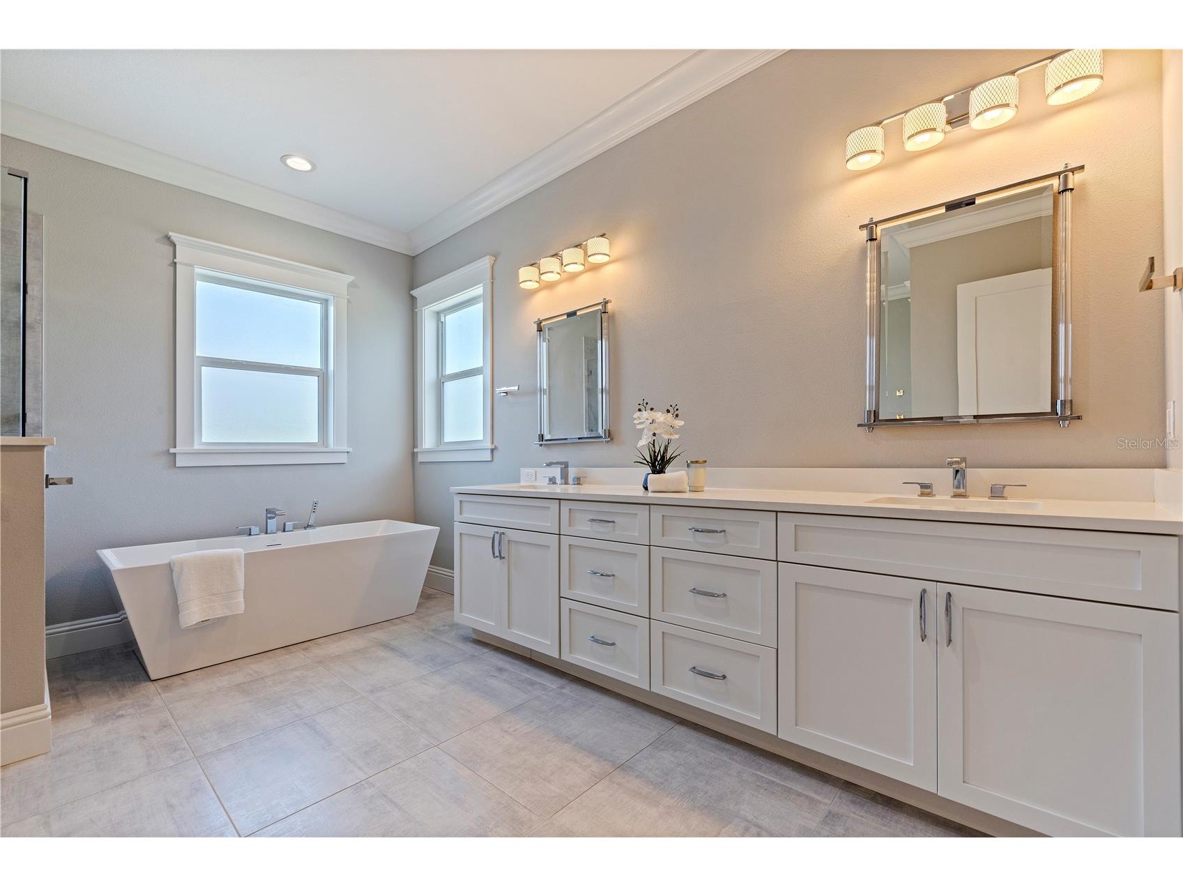 1001 Cordova Boulevard NE Saint Petersburg FL 33704 TB8505011 image7