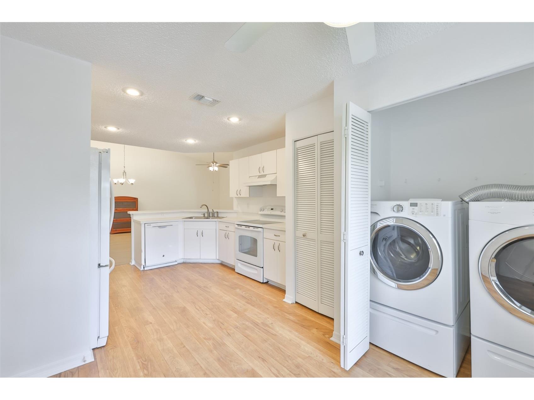 1001 Otter Mill Way Sun City Center FL 33573 TB8515882 image19