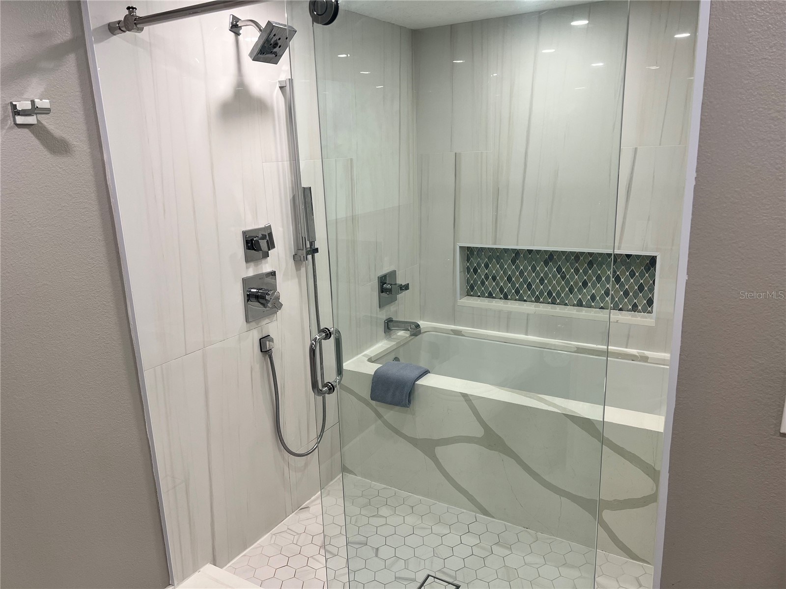 1001 Point Of Rocks Road #208 Sarasota FL 34242 TB8468181 image11