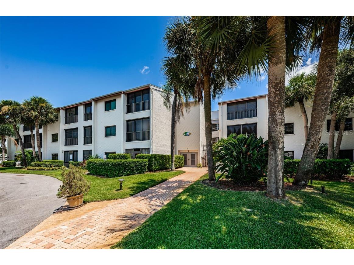 1001 Tartan Drive #206 Palm Harbor FL 34684 - LAKE TARPON U8226918 image1