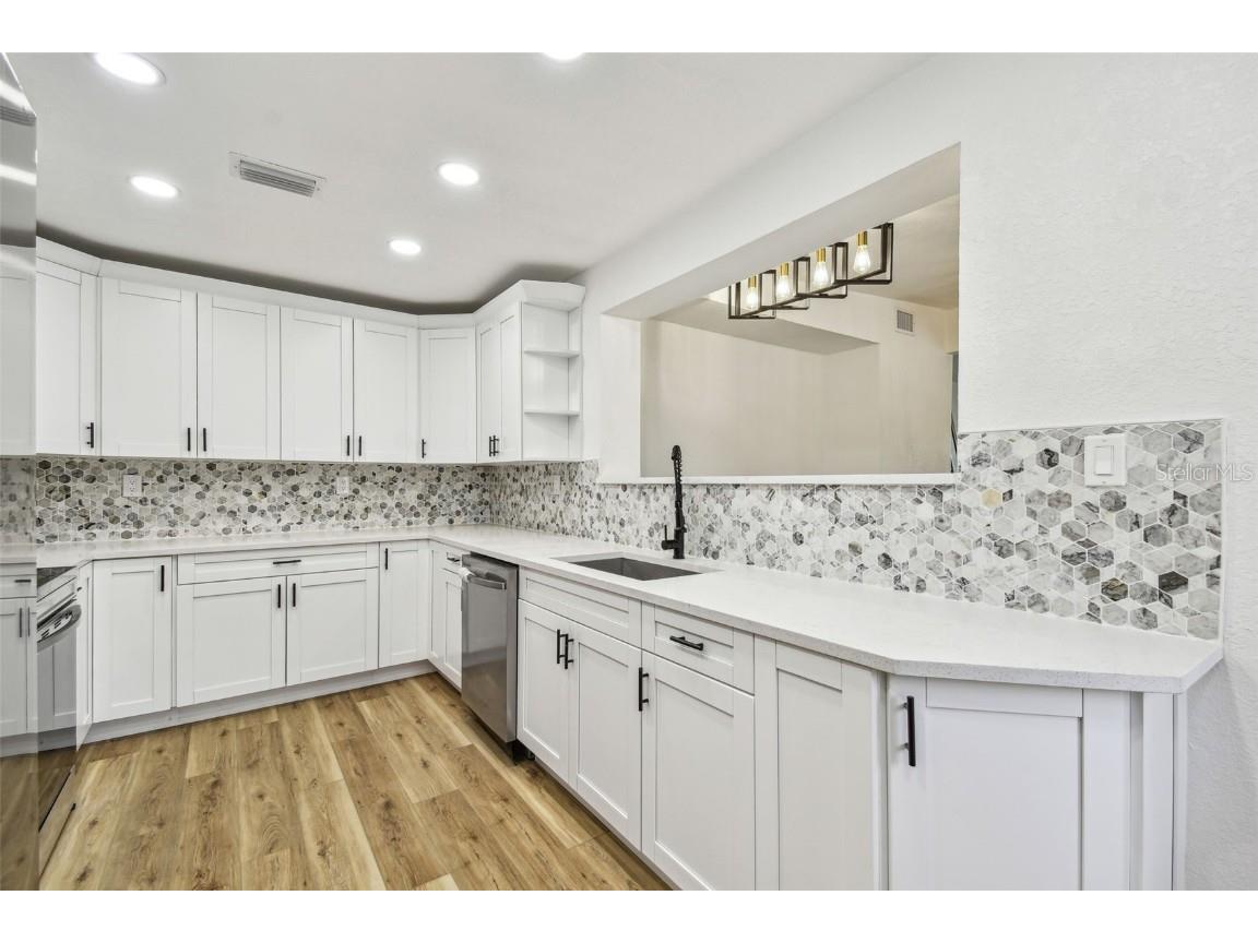 10011 N Annette Avenue Tampa FL 33612 TB8380935 image20