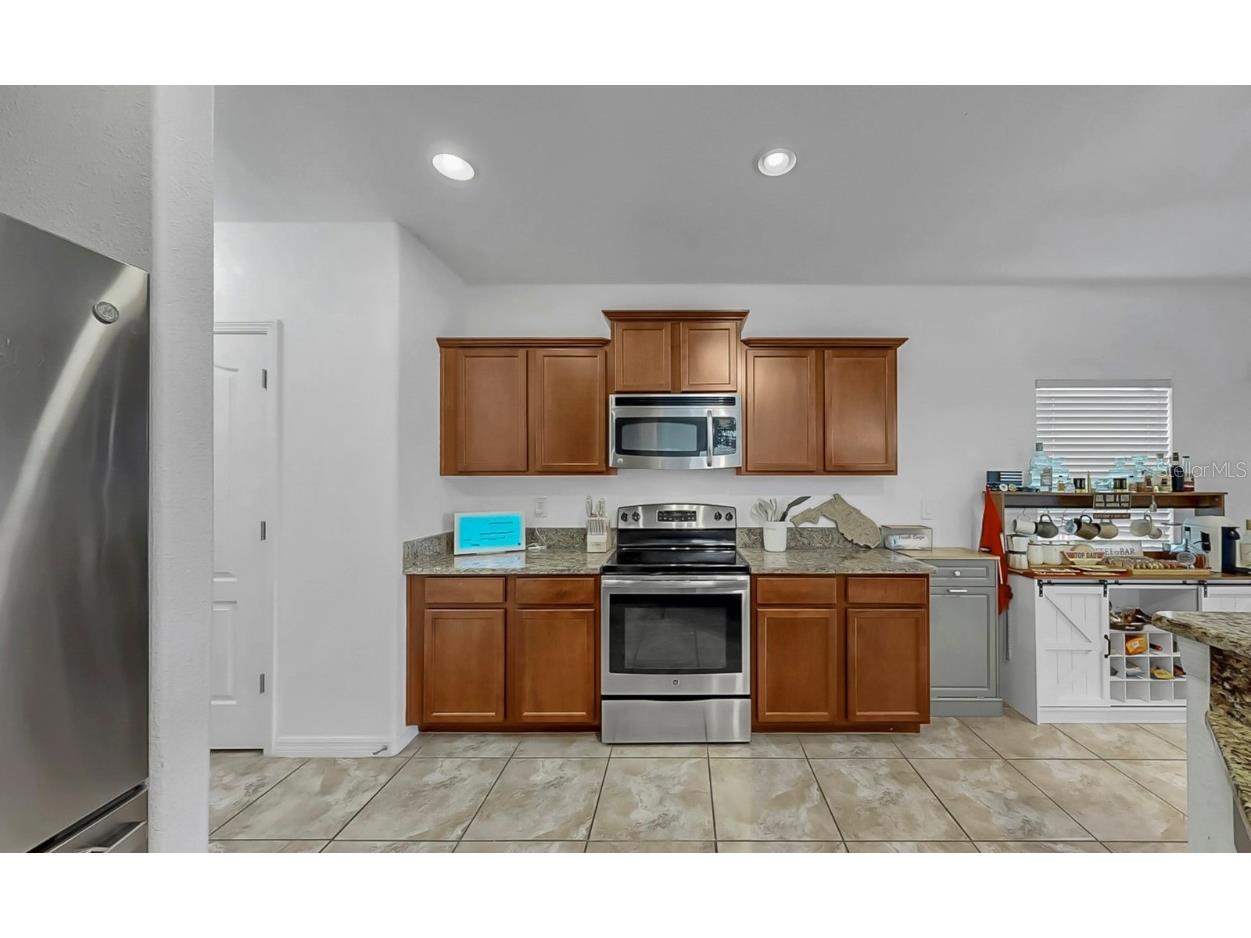 10012 Newminster Loop Ruskin FL 33573 TB8453034 image16