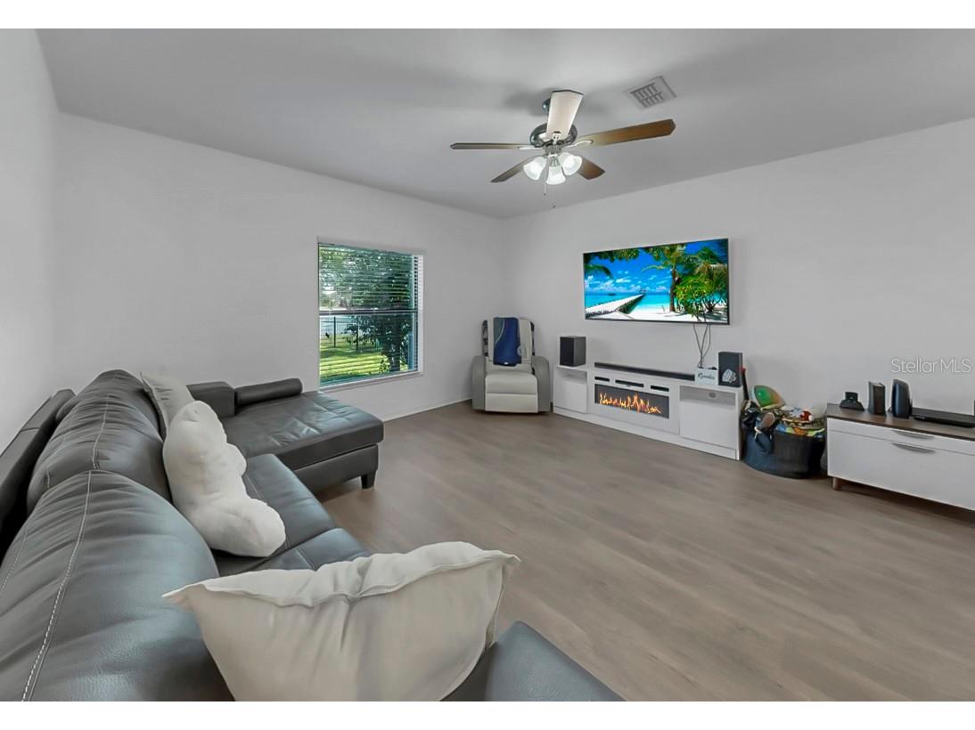 10012 Newminster Loop Ruskin FL 33573 TB8453034 image24