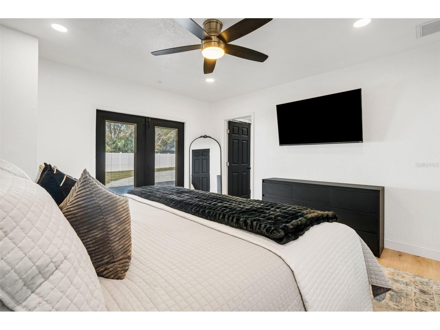10016 Ridge Rd Seminole FL 33772 TB8478625 image17