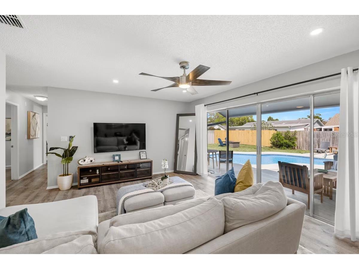 10017 86th Street Seminole FL 33777 TB8503779 image24