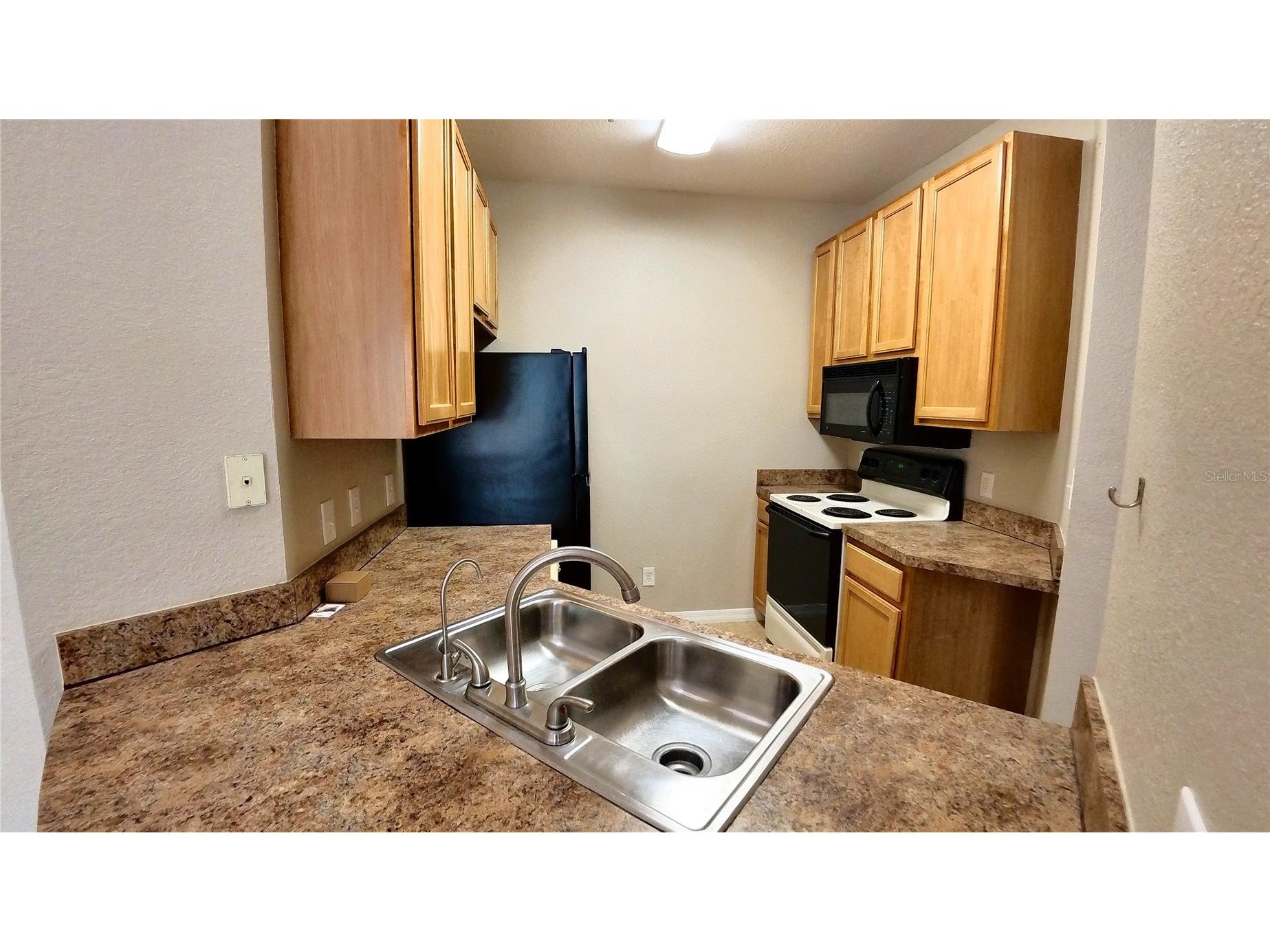 10017 Courtney Palms Boulevard #304 Tampa FL 33619 O6400593 image4